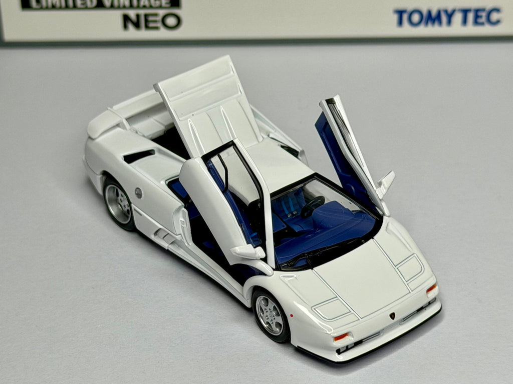 Tomica Limited Vintage 1:64 Lamborghini Diablo SE30 Jota White