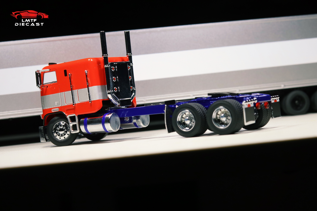 596 1:64 Peterbilt Optimus Prime Truck HEC 2026 Exclusive