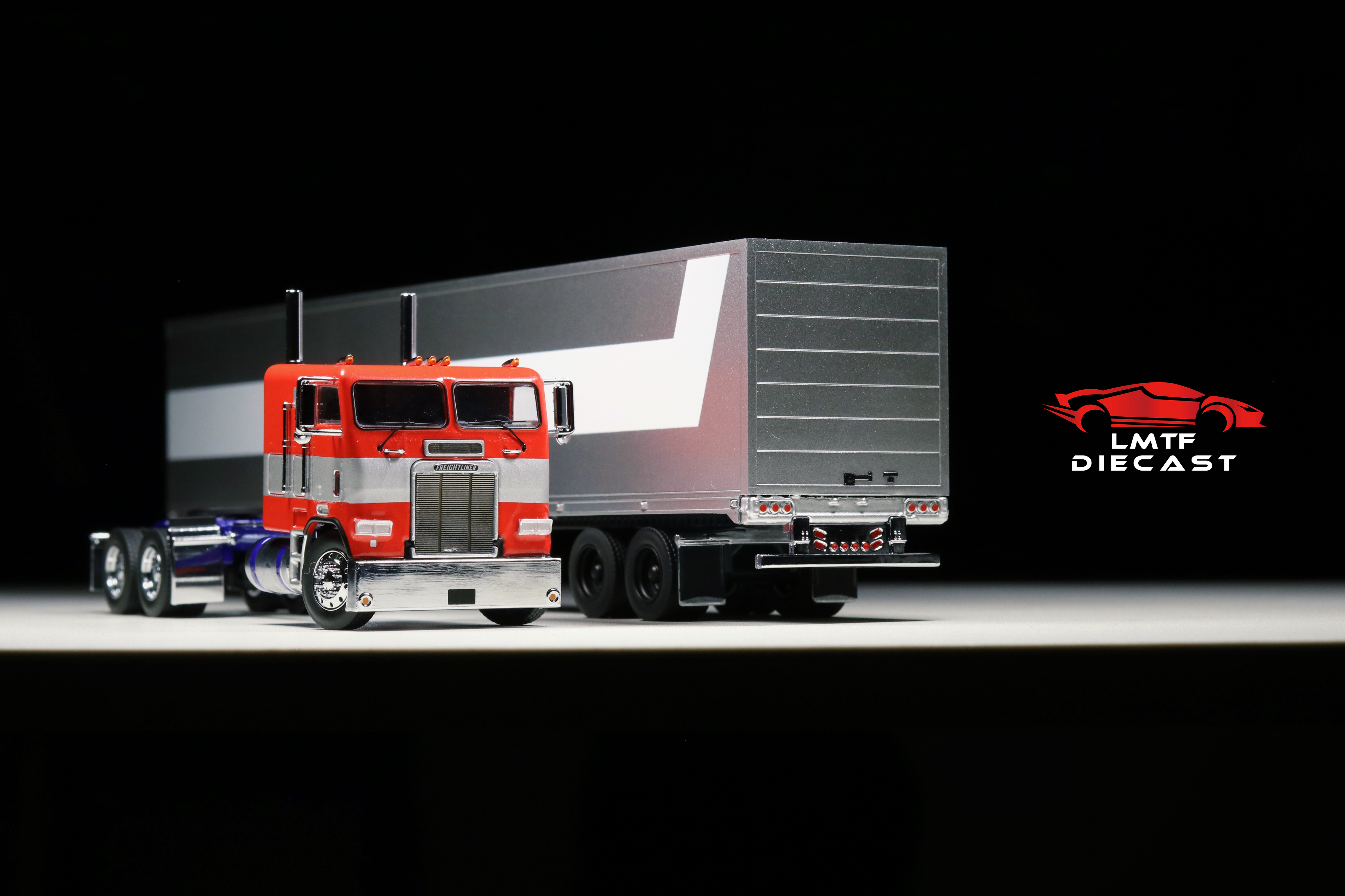 596 1:64 Peterbilt Optimus Prime Truck HEC 2026 Exclusive