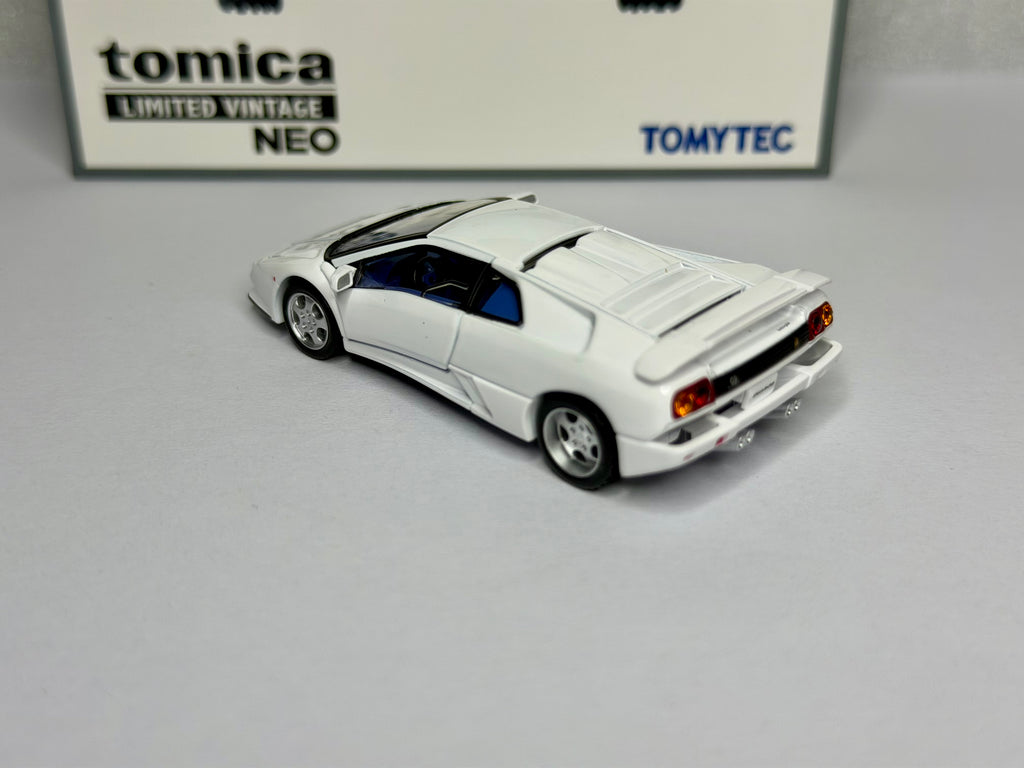 Tomica Limited Vintage 1:64 Lamborghini Diablo SE30 Jota White