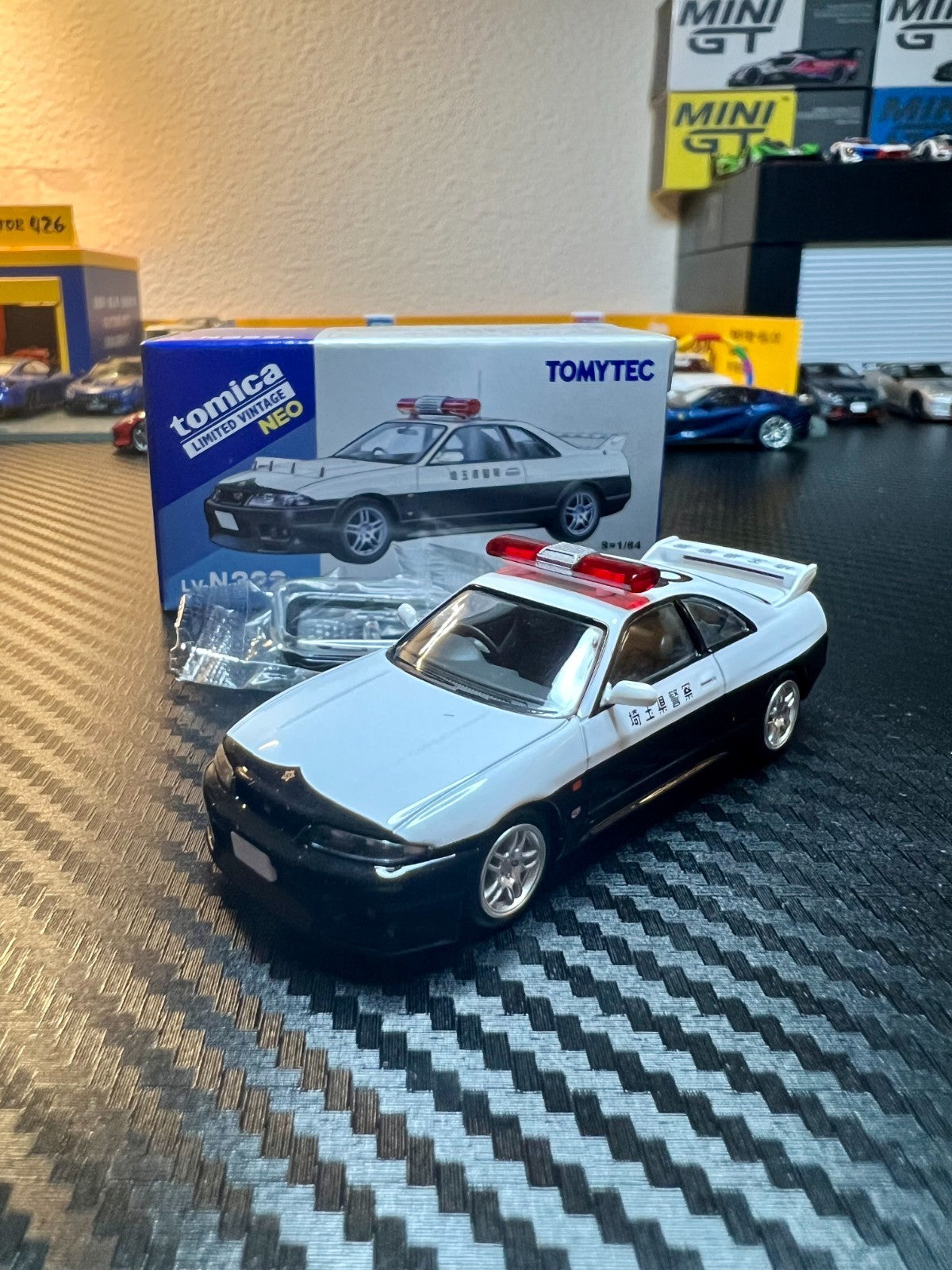 Tomica Limited Vintage Neo 1/64 Nissan GT-R R33 Japanese Patorl Car Diecast