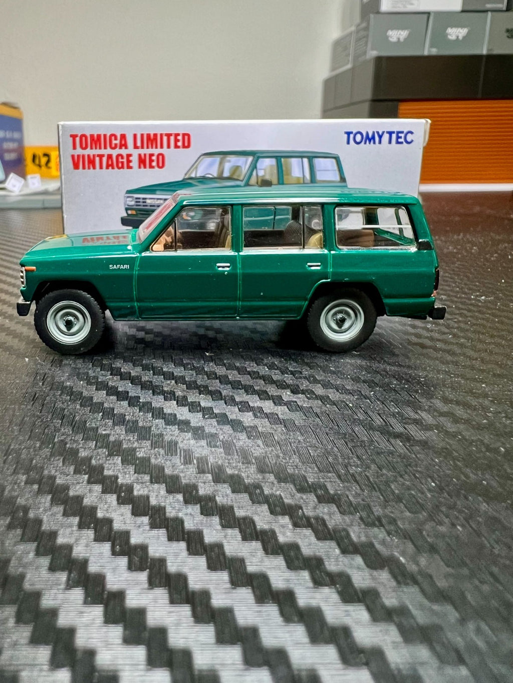 Tomica Limited Vintage LV-N109c Nissan Safari Extra Van DX 1985 US Seller