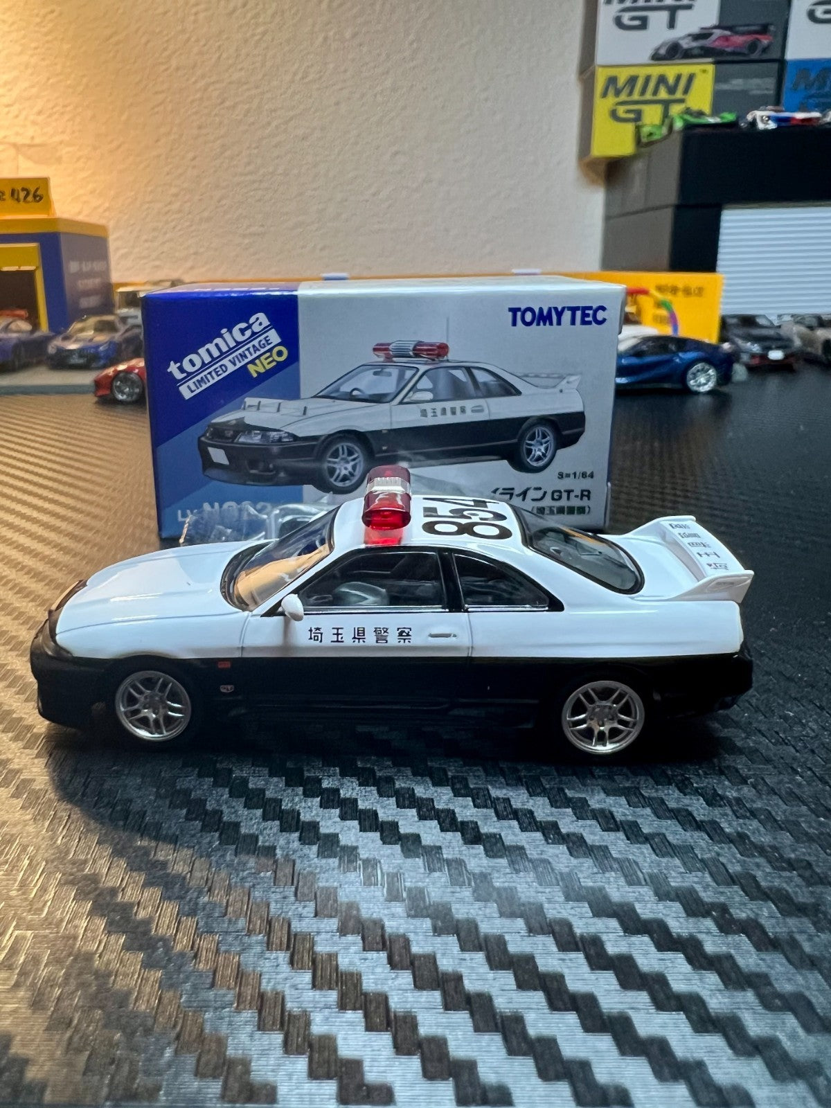 Tomica Limited Vintage Neo 1/64 Nissan GT-R R33 Japanese Patorl Car Diecast