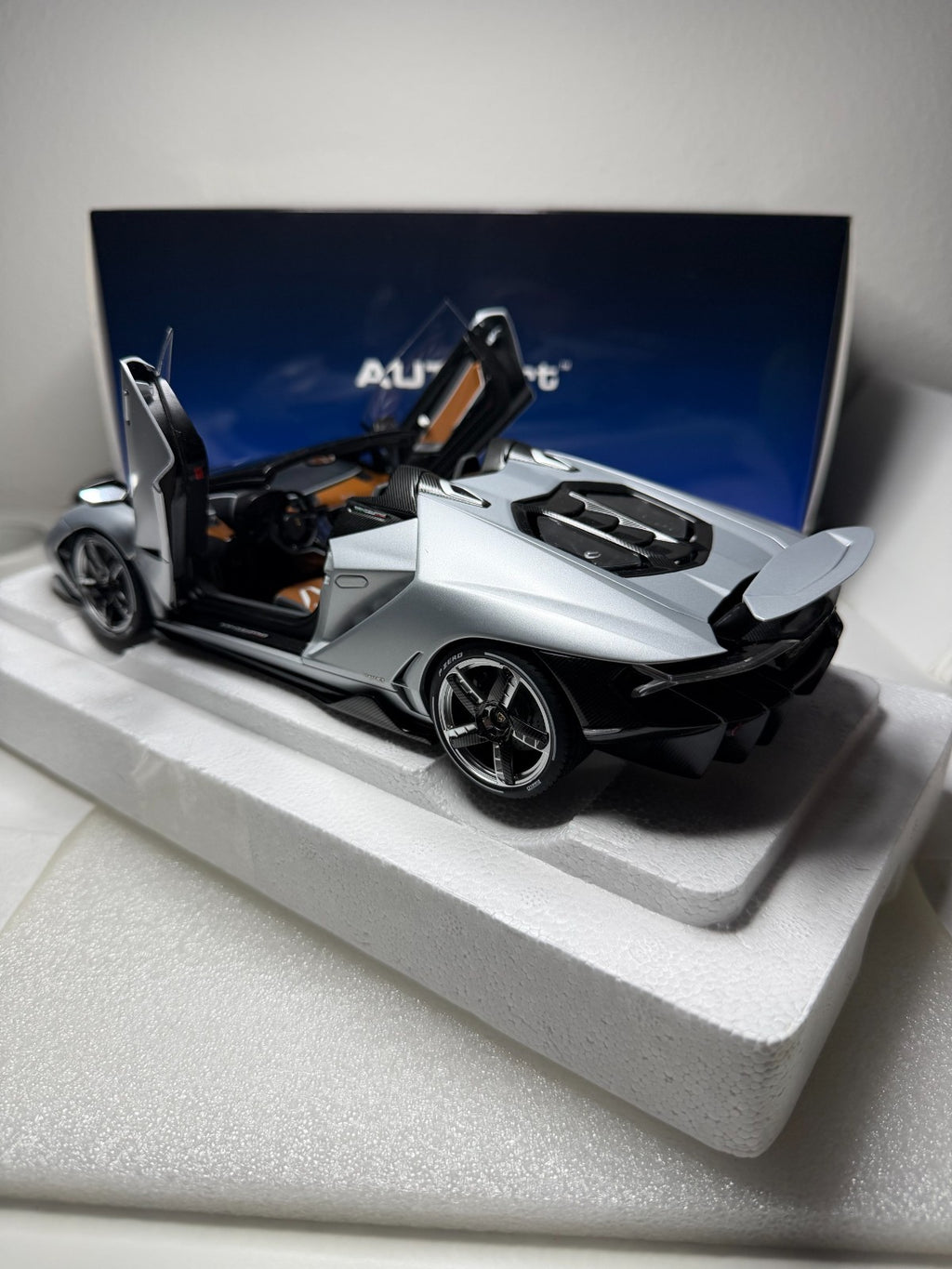 AUTOart 1/18 Lamborghini Centenario Roadster Matte Silver 13671 US Seller