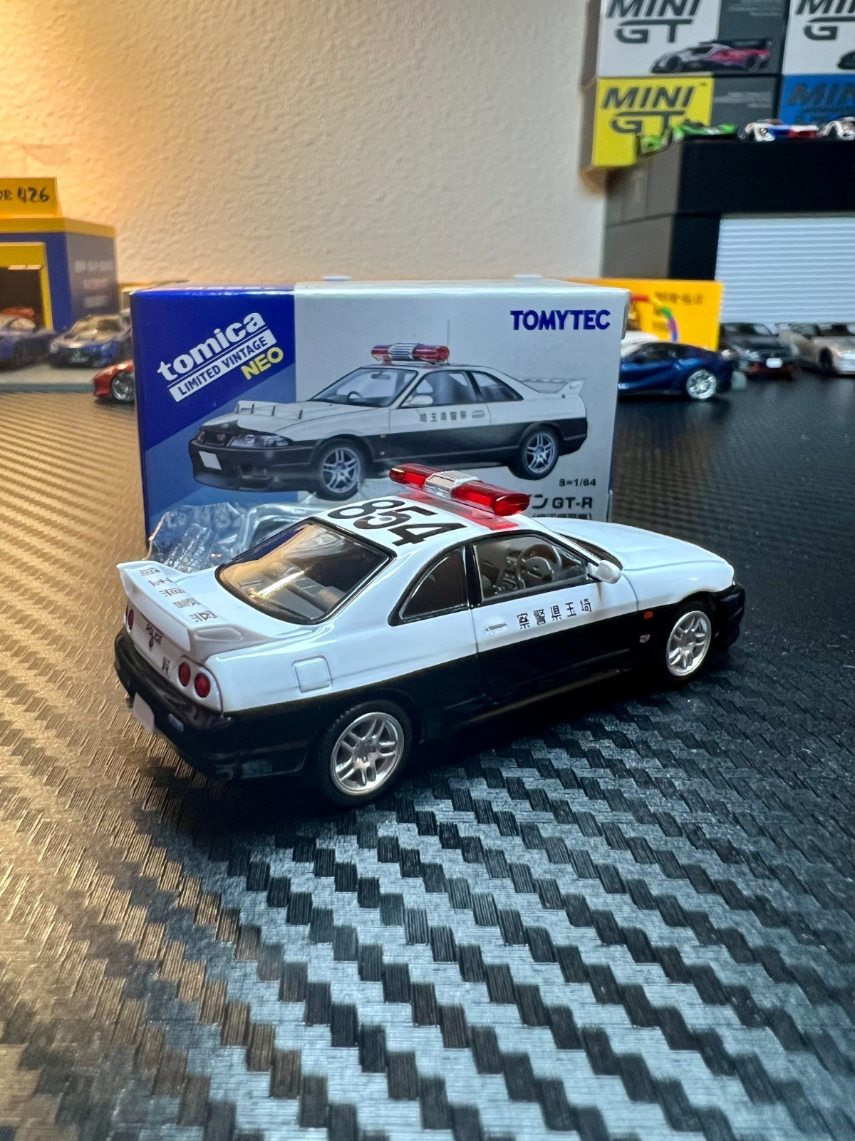 Tomica Limited Vintage Neo 1/64 Nissan GT-R R33 Japanese Patorl Car Diecast