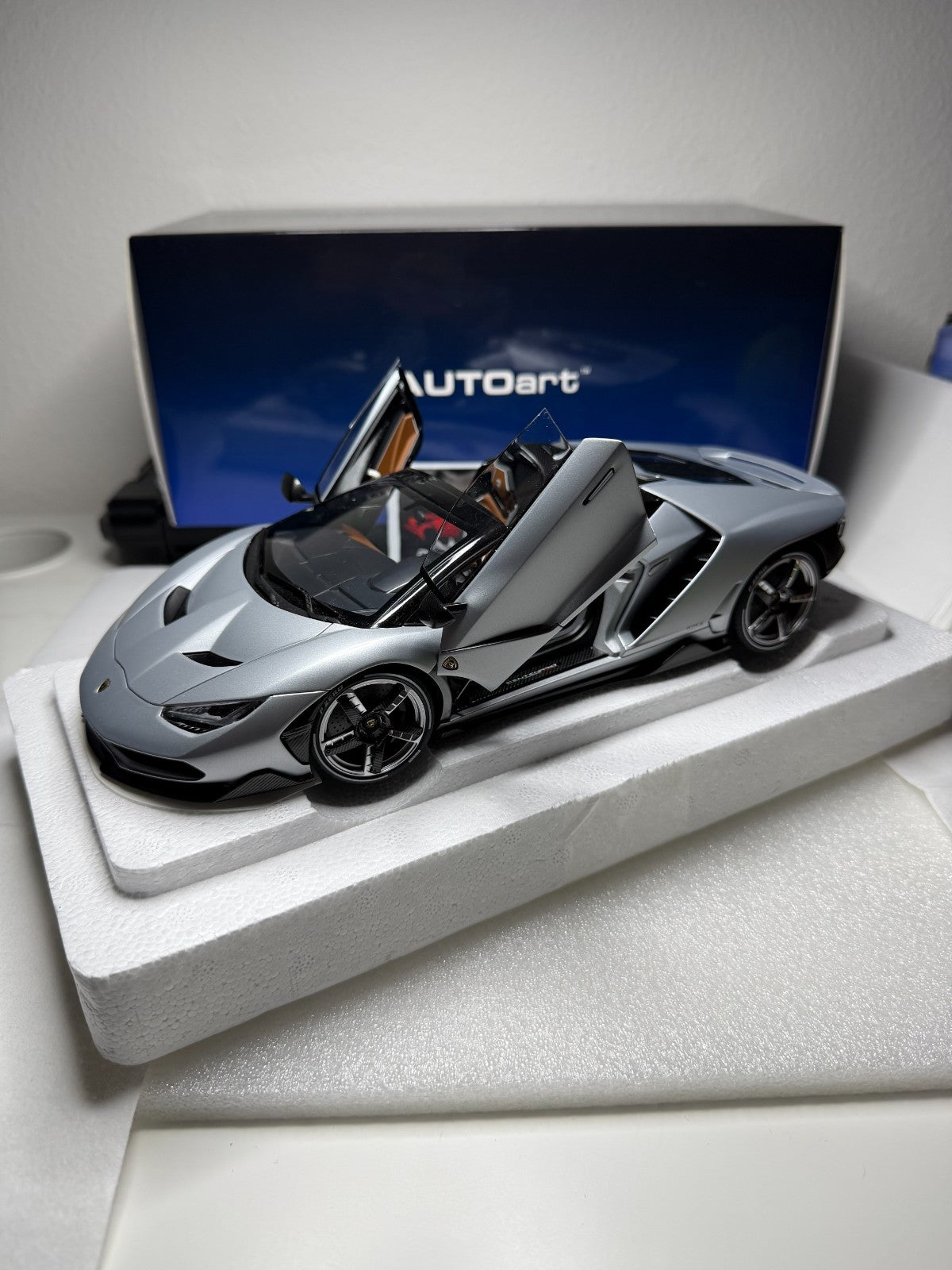 AUTOart 1/18 Lamborghini Centenario Roadster Matte Silver 13671 US Seller