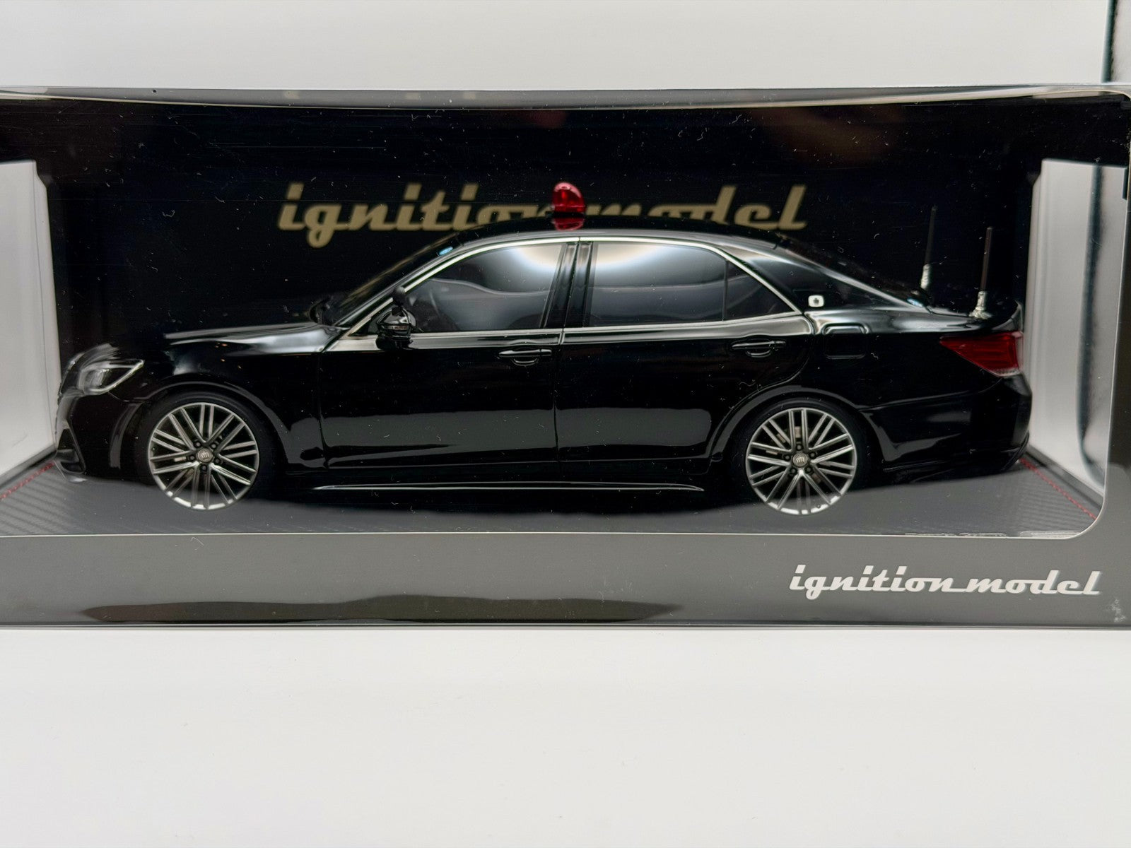 Ignition Model 1/18 Toyota Crown Athlete black Tokyo Police Security Division