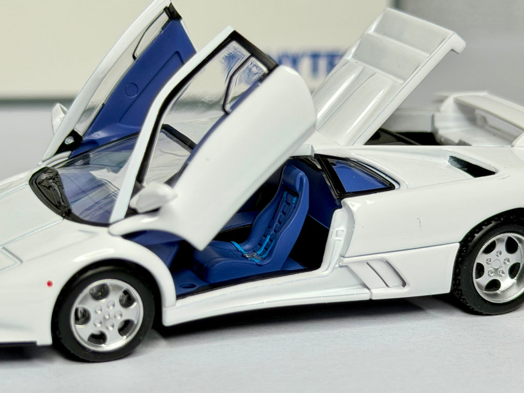 Tomica Limited Vintage 1:64 Lamborghini Diablo SE30 Jota White