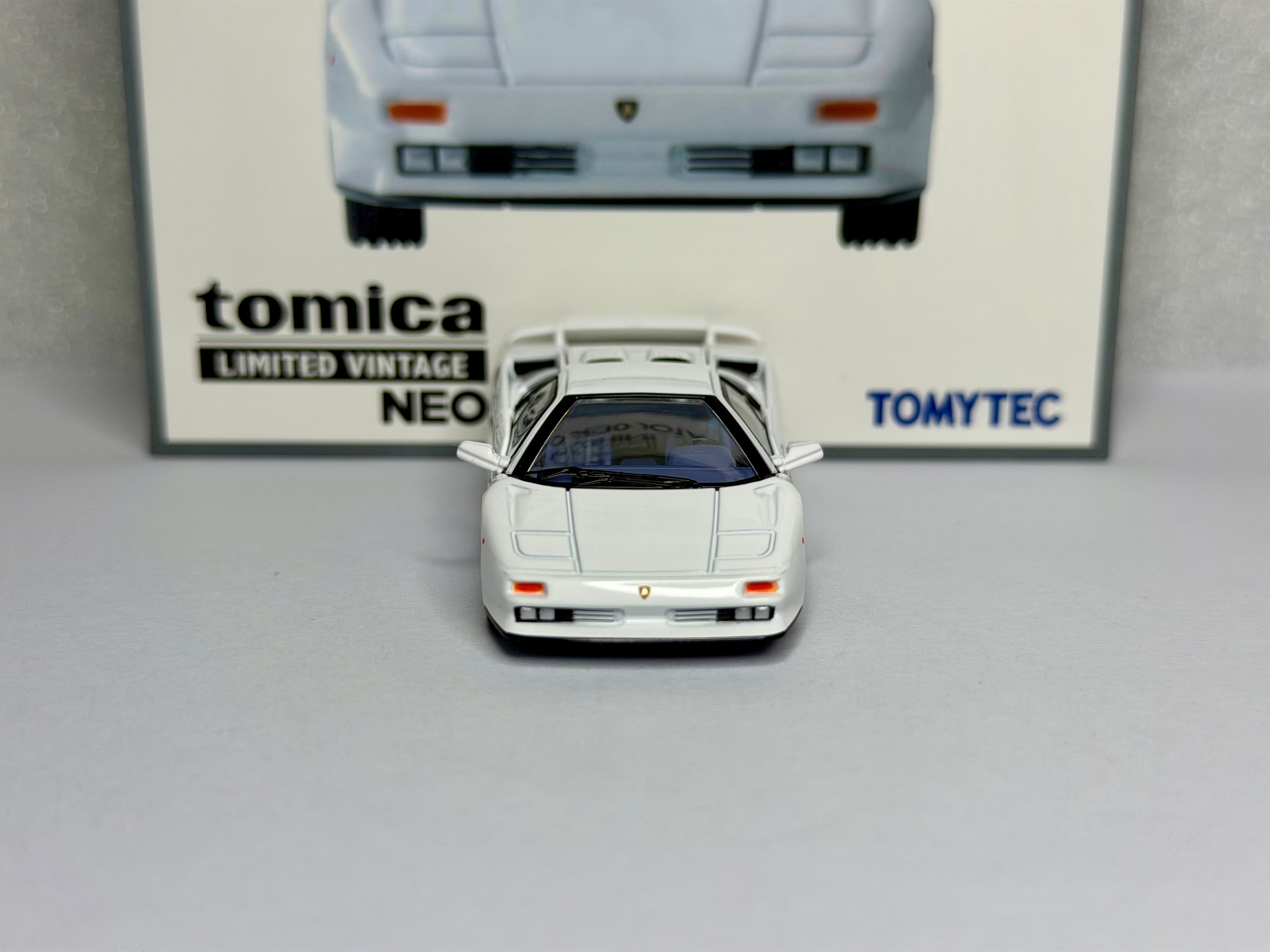 Tomica Limited Vintage 1:64 Lamborghini Diablo SE30 Jota White