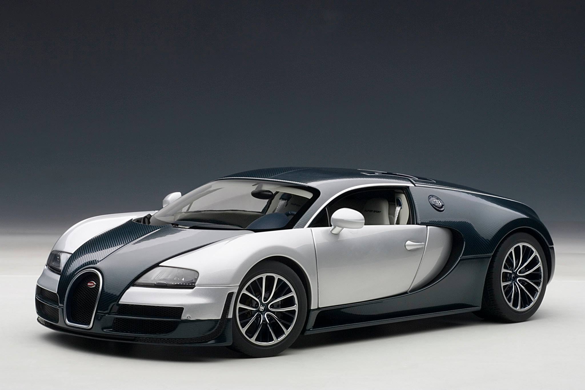 AUTOART 1:18 Bugatti Veyron Super Sport Dark Blue Carbon/Silver 70939