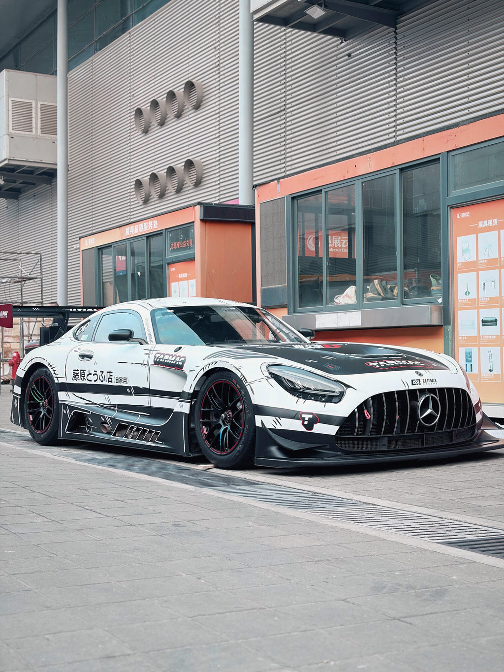 Tarmac Works 1:64 Mercedes AMG GT3 Initial D Comic Livery Shanghai CTE Exclusive