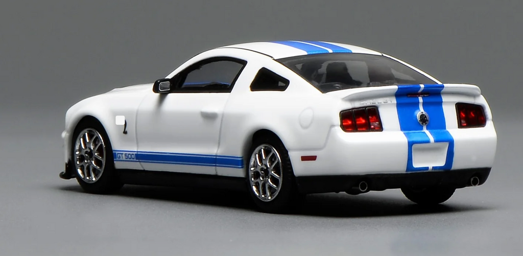 Motorhelix x Greenlight 1:64 Ford Mustang Shelby GT500 2007 White with Blue Stripe