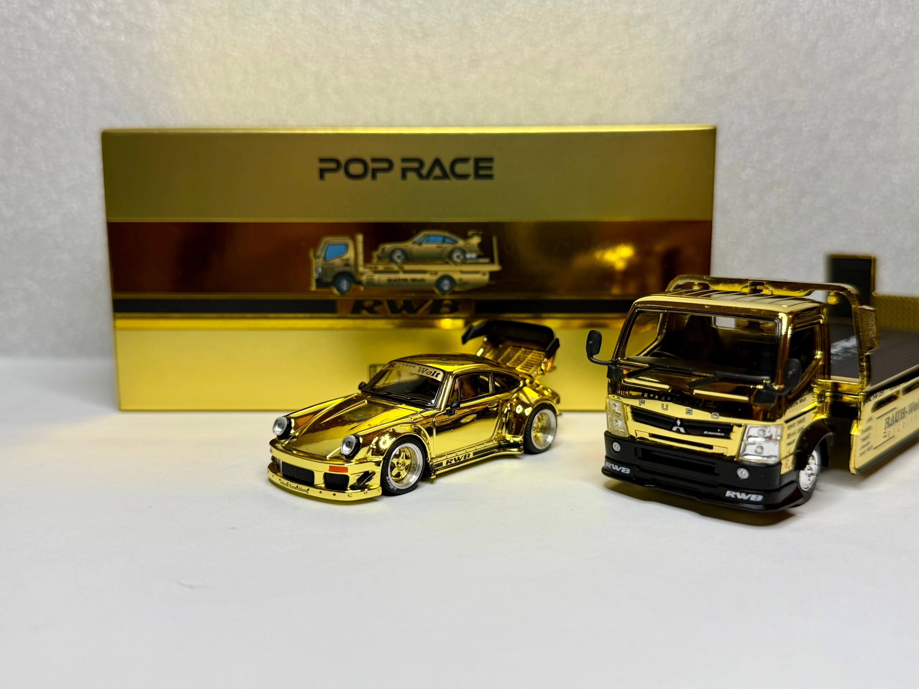 Pop Race 1:64 RWB 930 Gold Set Ltd 300 Truck Transporter HEC 2026