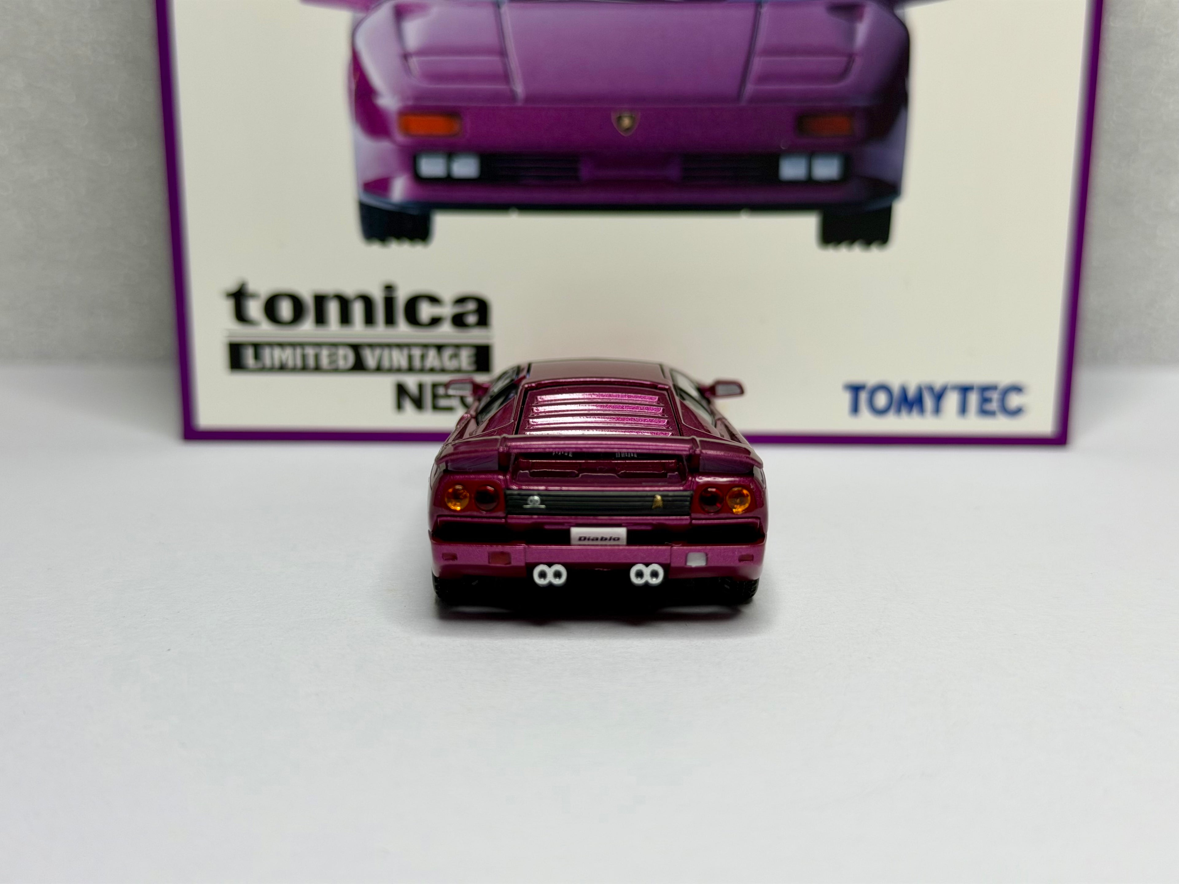 Tomica Limited Vintage 1:64 Lamborghini Diablo SE30 30Viola