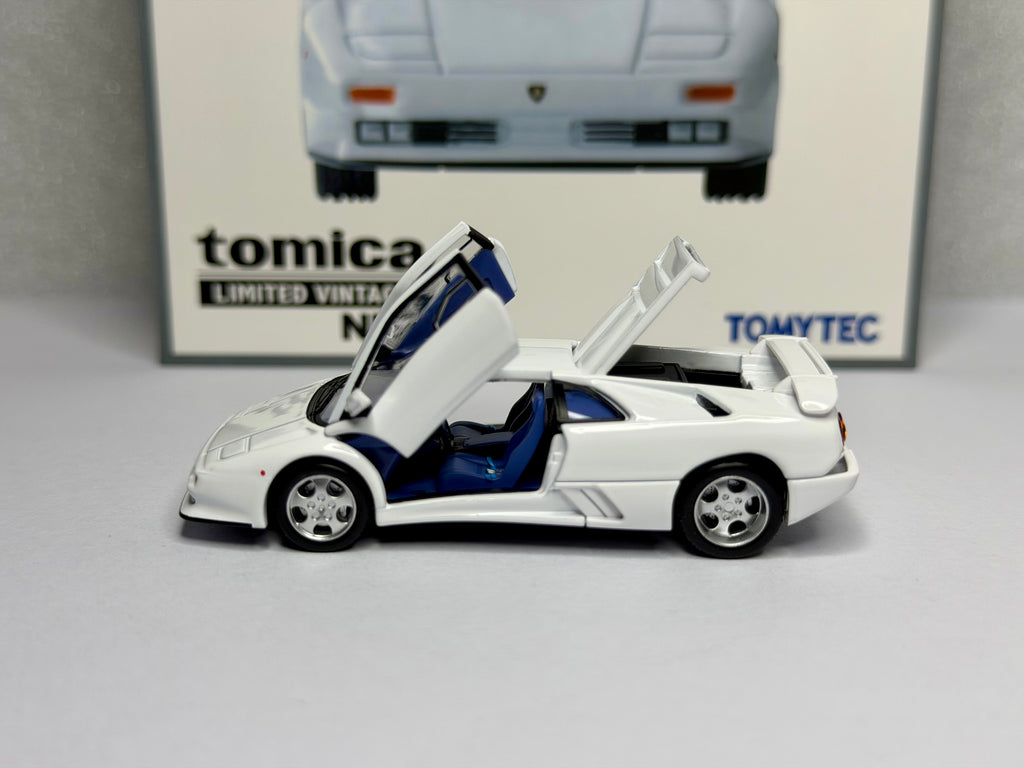 Tomica Limited Vintage 1:64 Lamborghini Diablo SE30 Jota White
