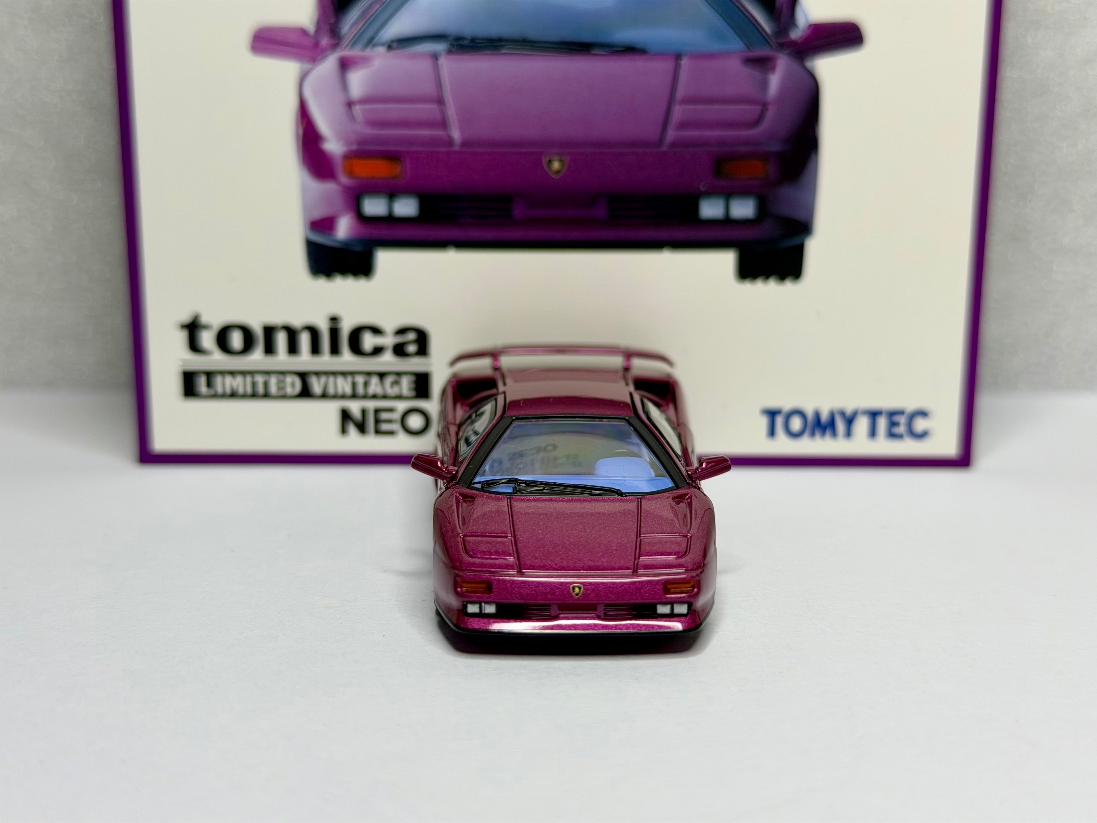 Tomica Limited Vintage 1:64 Lamborghini Diablo SE30 30Viola