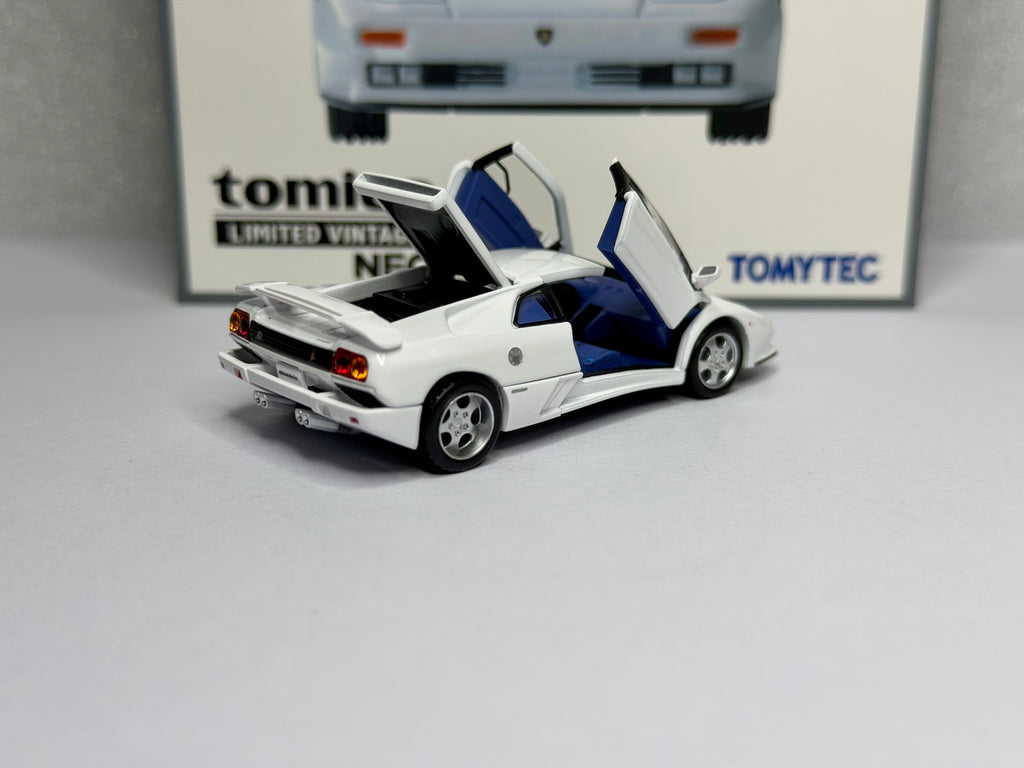 Tomica Limited Vintage 1:64 Lamborghini Diablo SE30 Jota White