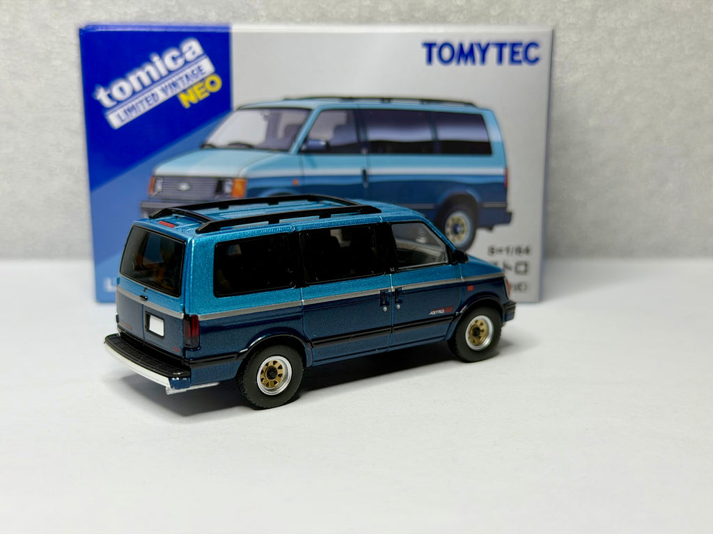 トミカ リミテッドヴィンテージ NEO LV-N325a/b シボレーアストロ LT AWD 1994年式（青/グレー）