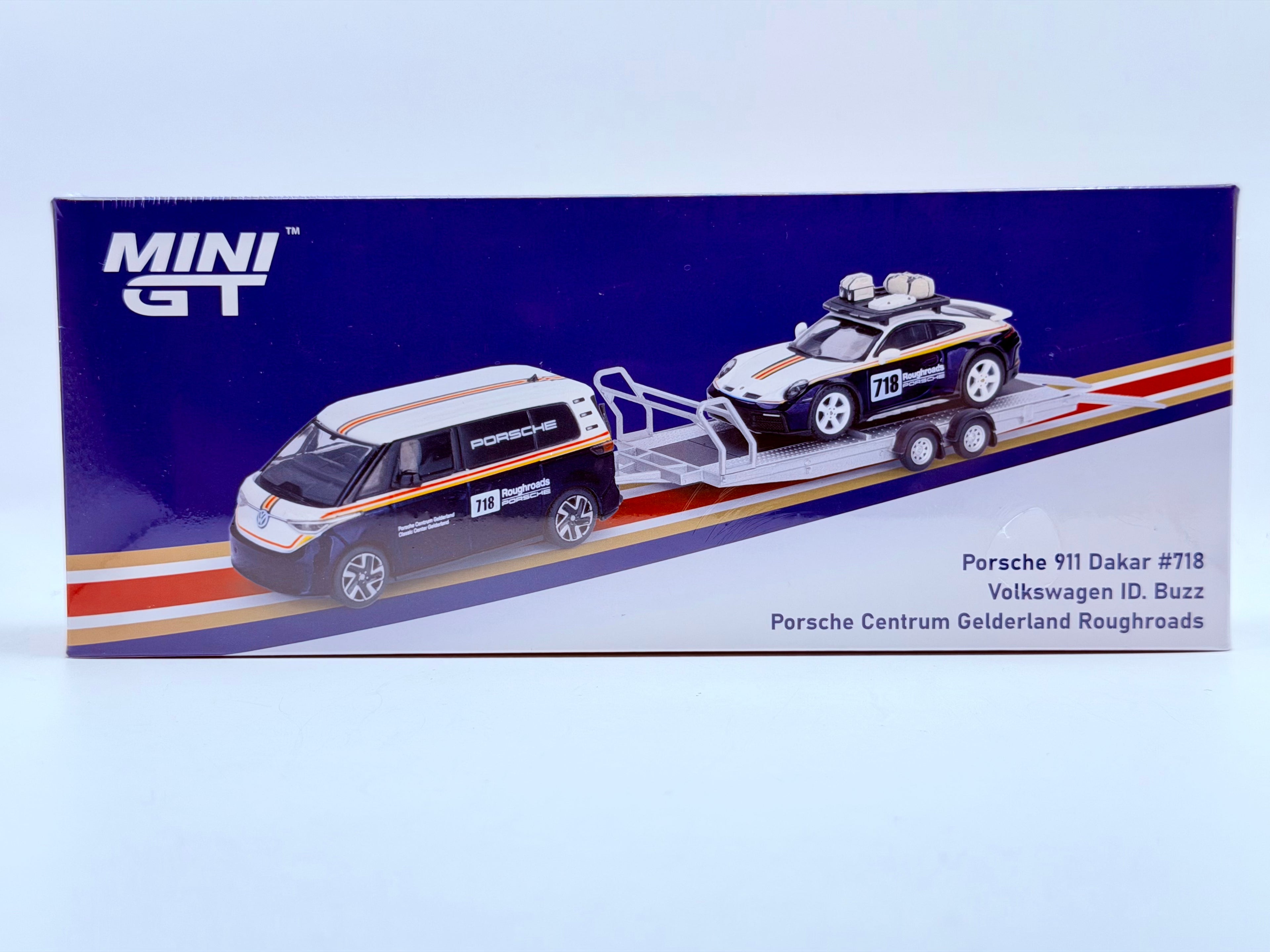 Mini GT 1:64 Porsche 911 Dakar #718 / Volkswagen ID. Buzz Porsche Centrum Gelderland Roughroads Set