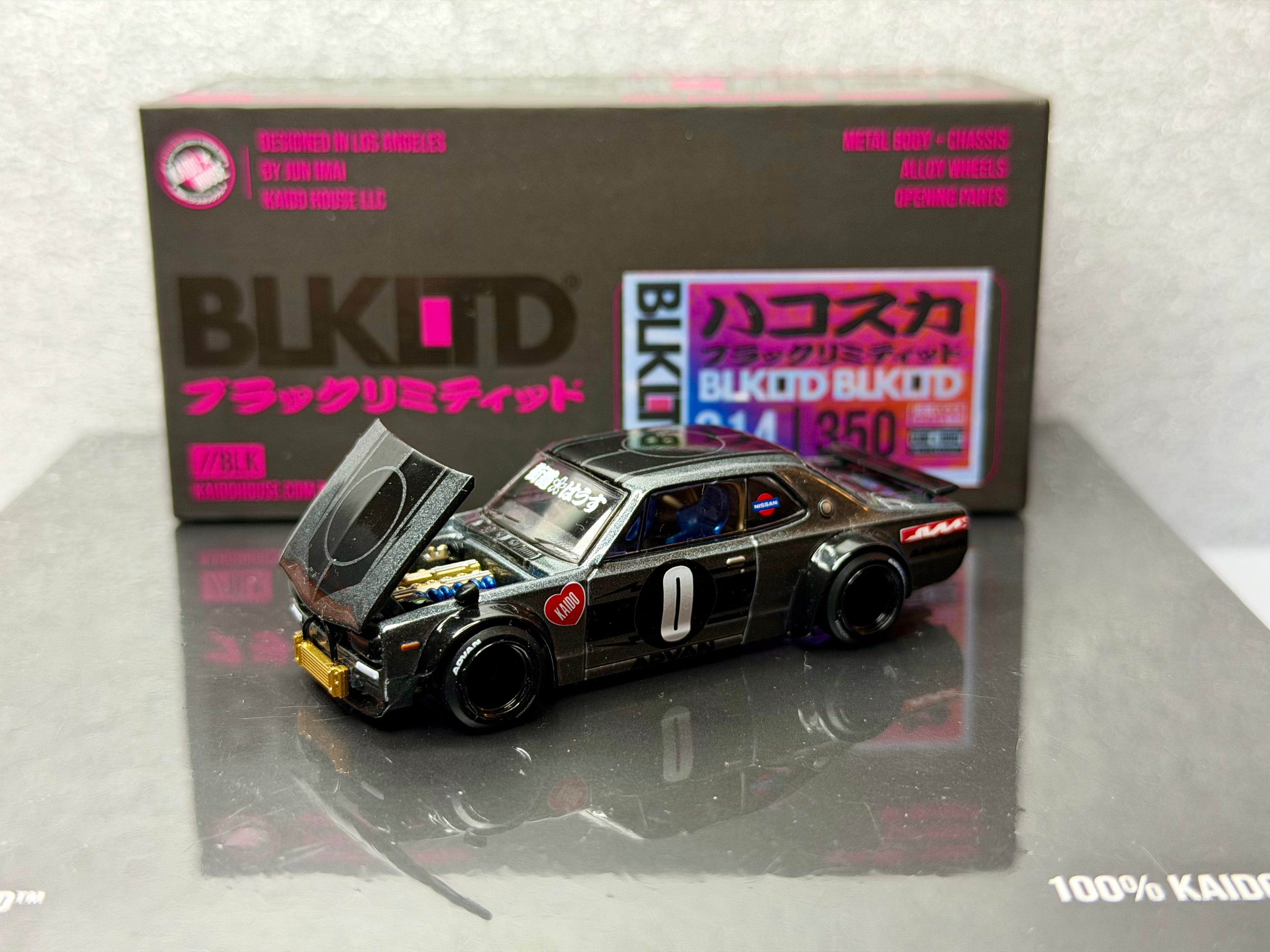 Kaido House 1/64 Nissan 2000GT-R KPGC10 Hakosuka KHMG166 signed