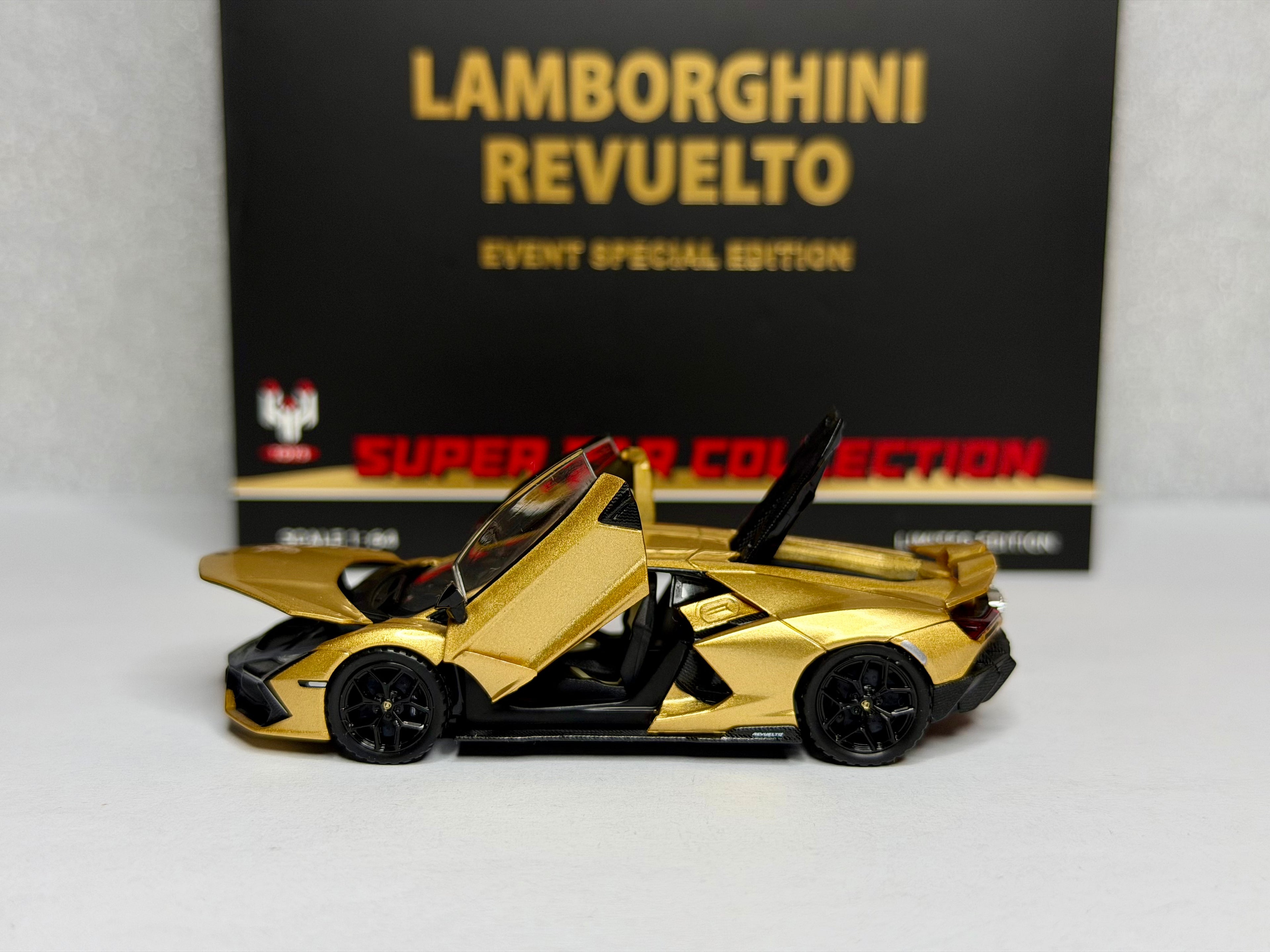 Hung Hing 1:64 Lamborghini Revuelto Gold Metallic HEC 2026 Exclusive