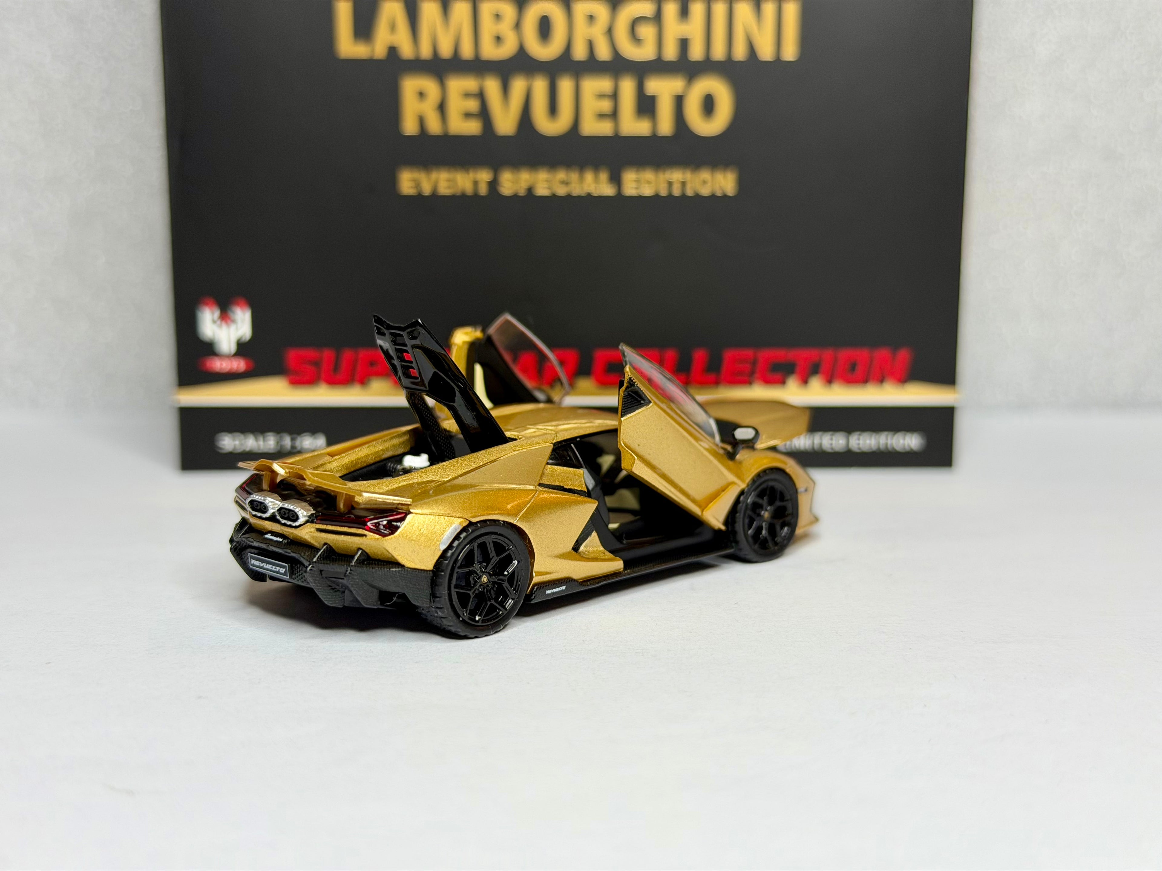 Hung Hing 1:64 Lamborghini Revuelto Gold Metallic HEC 2026 Exclusive