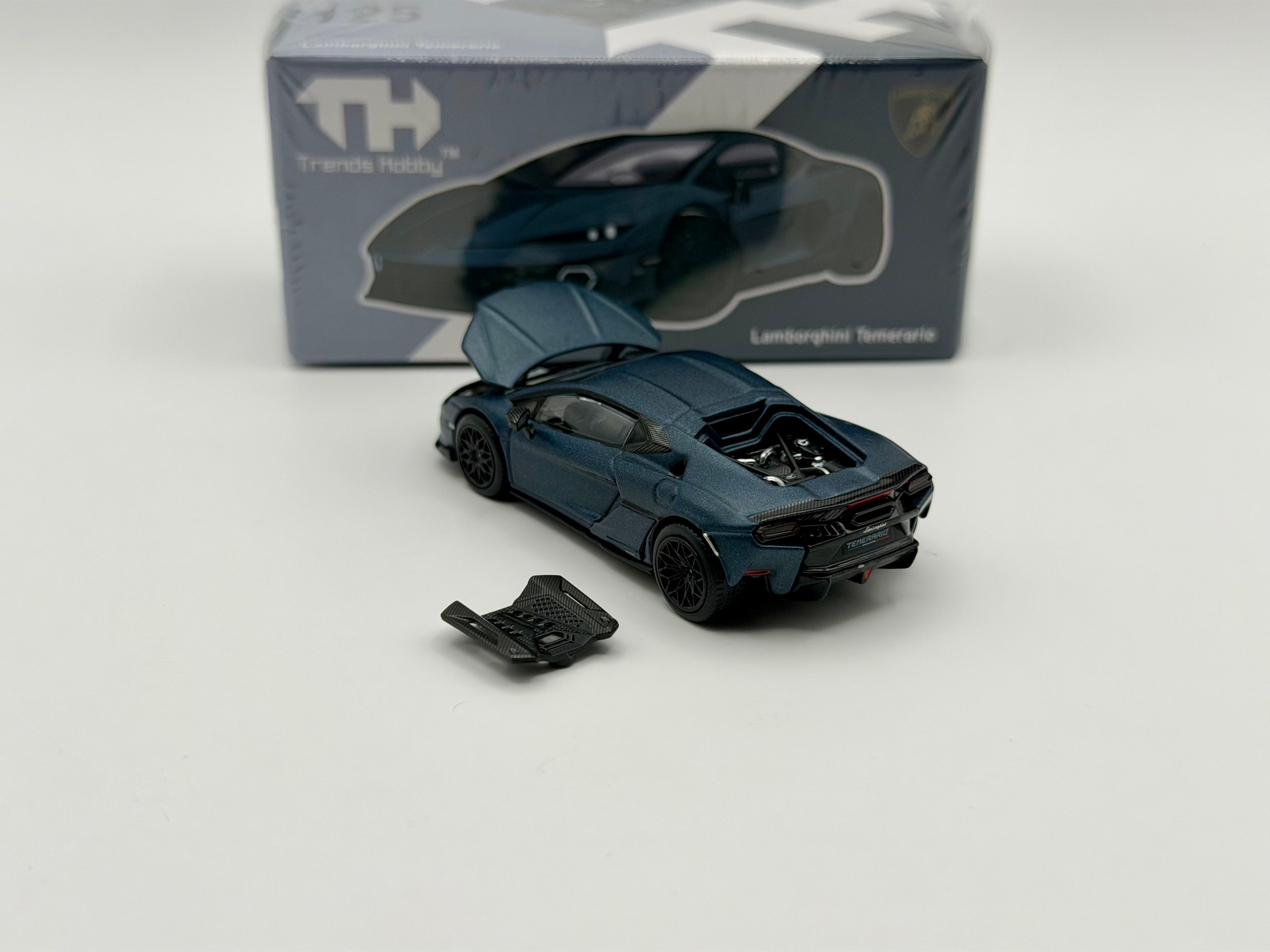 Trends Hobby 1:64 Lamborghini Temerario – Matte Blue