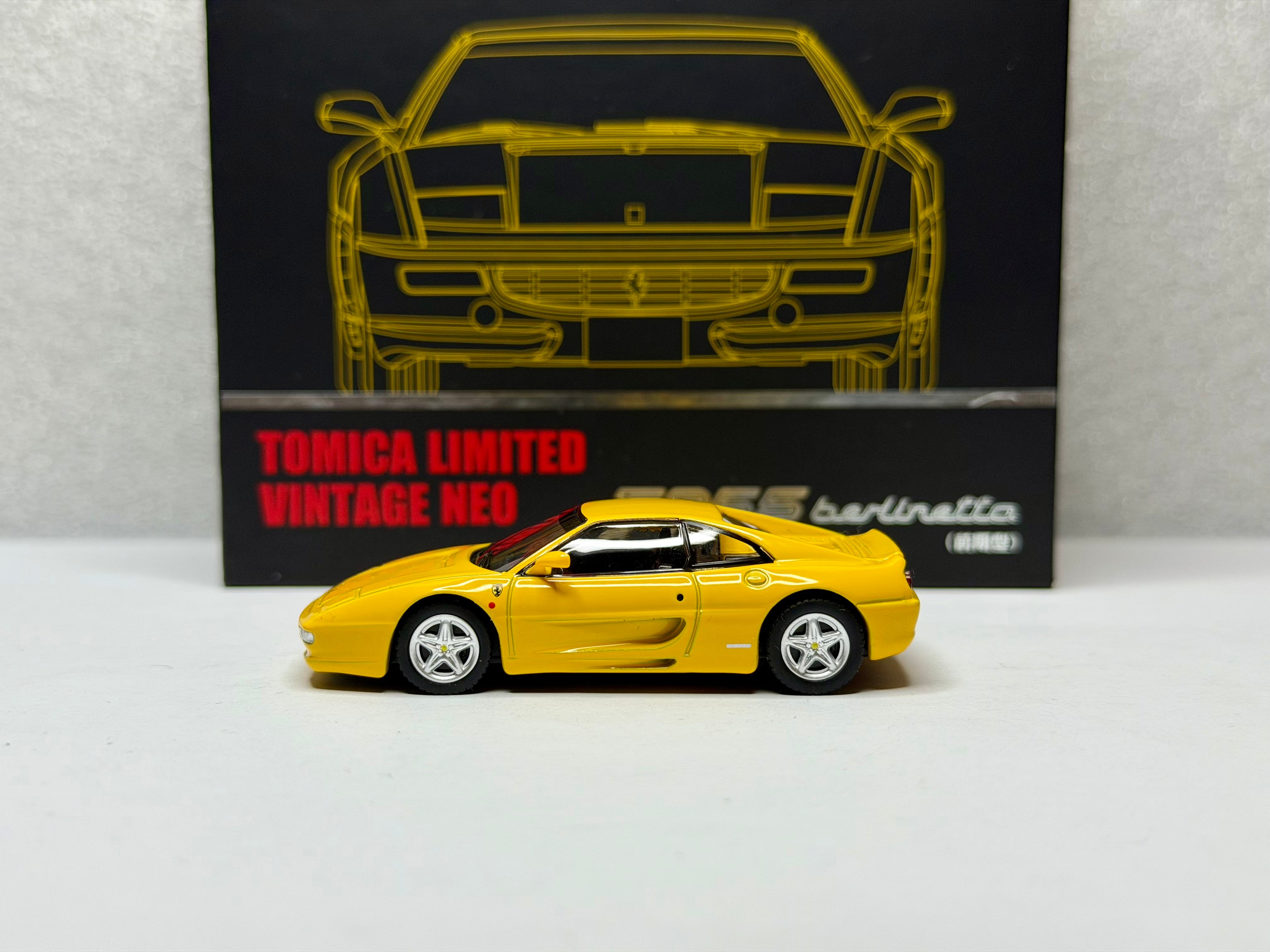 Tomica Limited Vintage 1:64 Ferrari F355 Berlinetta Giallo Modena - Japan Exclusive