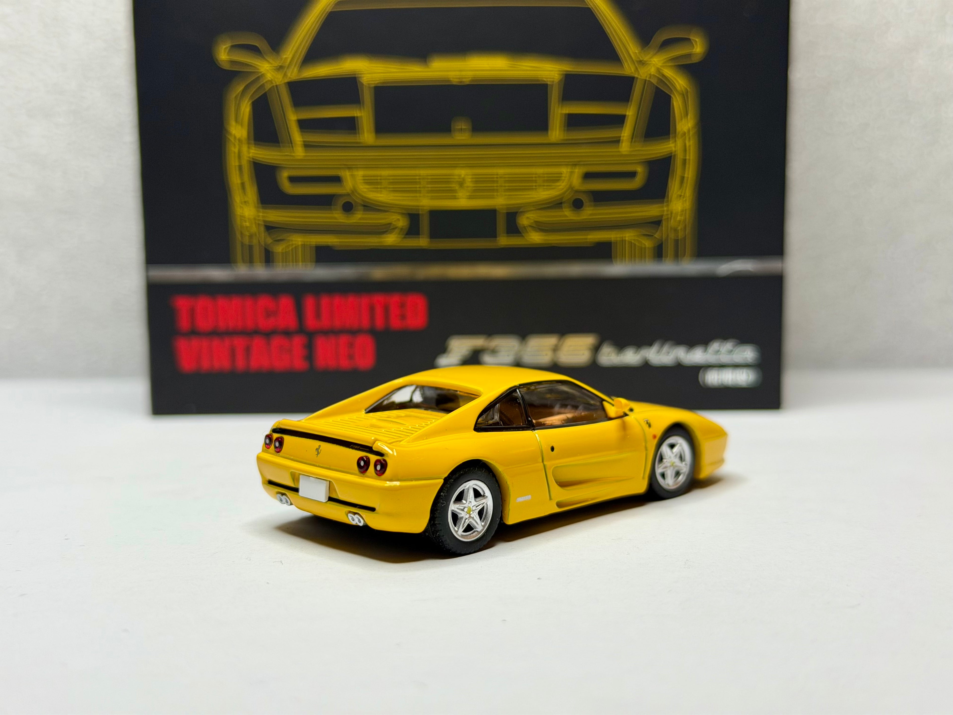 Tomica Limited Vintage 1:64 Ferrari F355 Berlinetta Giallo Modena - Japan Exclusive