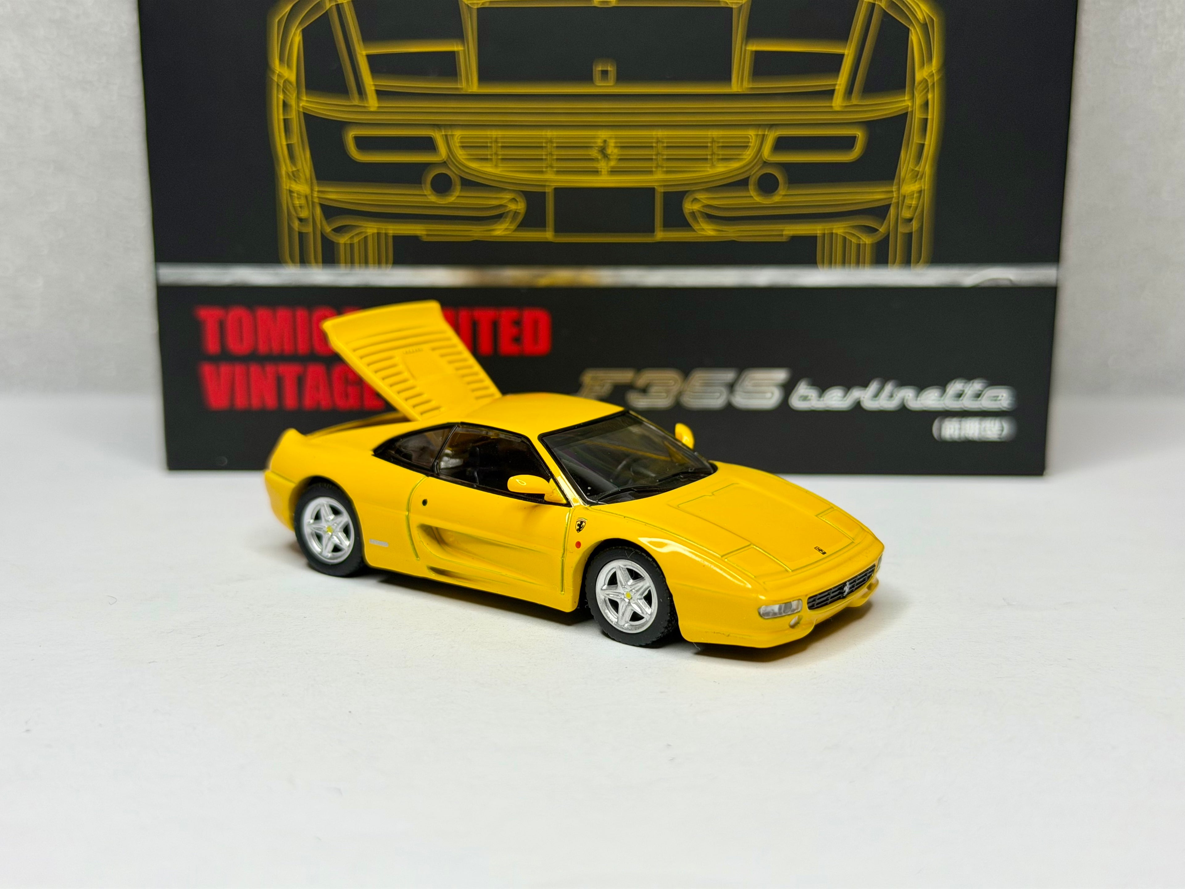 Tomica Limited Vintage 1:64 Ferrari F355 Berlinetta Giallo Modena - Japan Exclusive