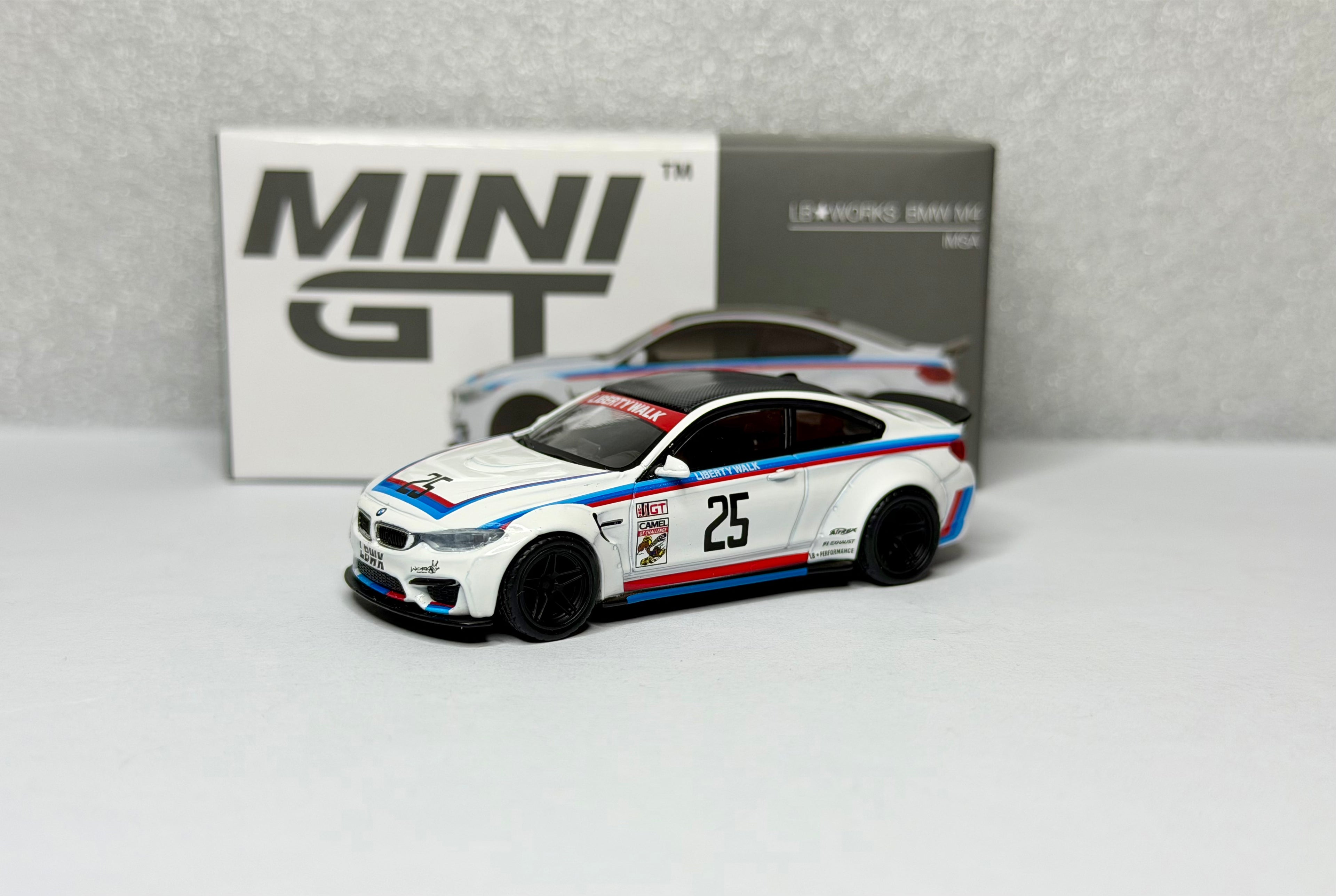 Mini GT 1:64 BMW M4 リバティーウォーク IMSA ホワイト #319 開封済み