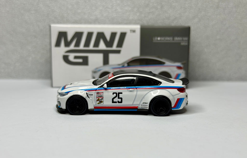 Mini GT 1:64 BMW M4 リバティーウォーク IMSA ホワイト #319 開封済み