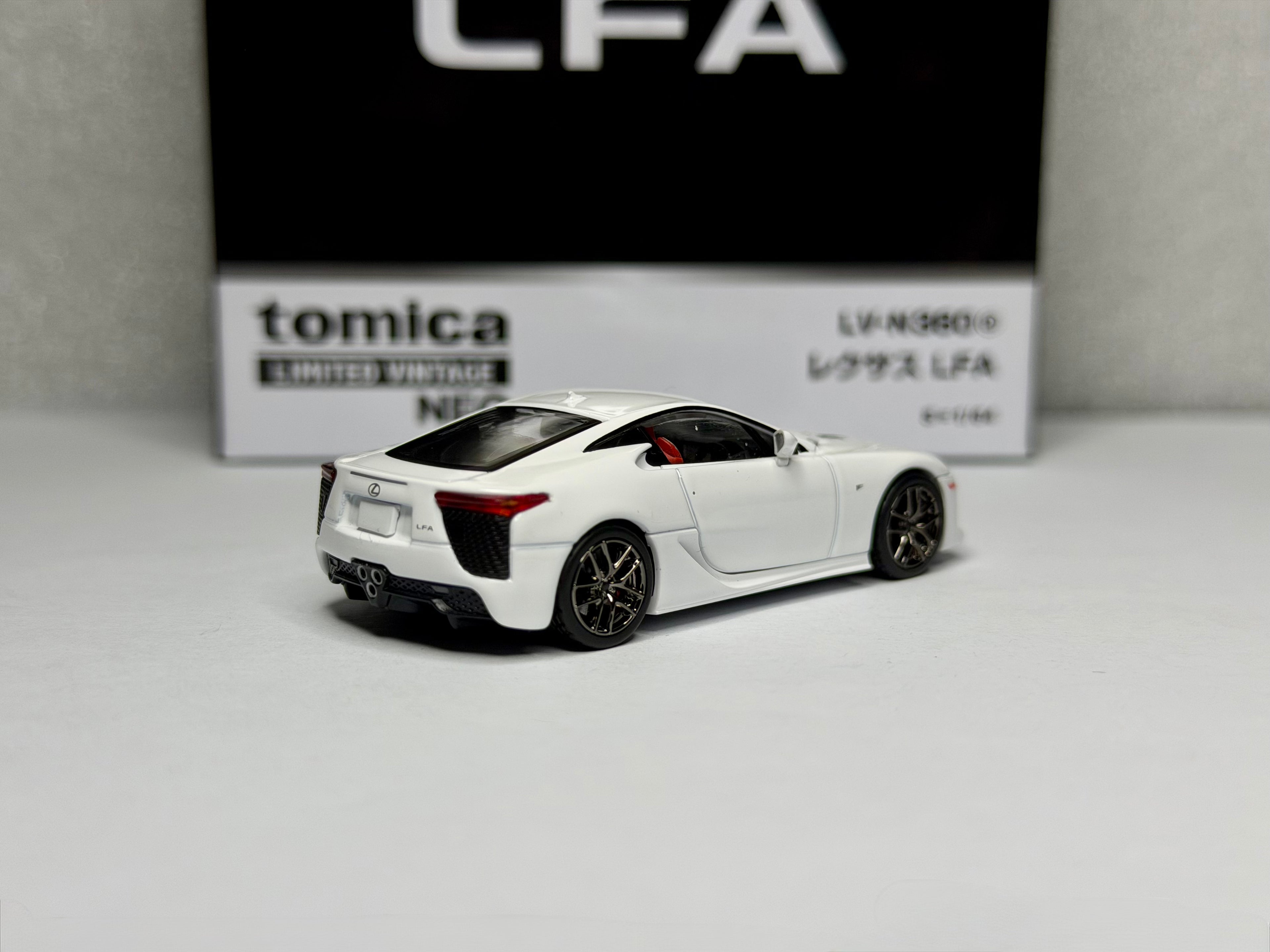 トミカ リミテッド ヴィンテージ NEO 1/64 LV-N360a レクサス LFA （白）