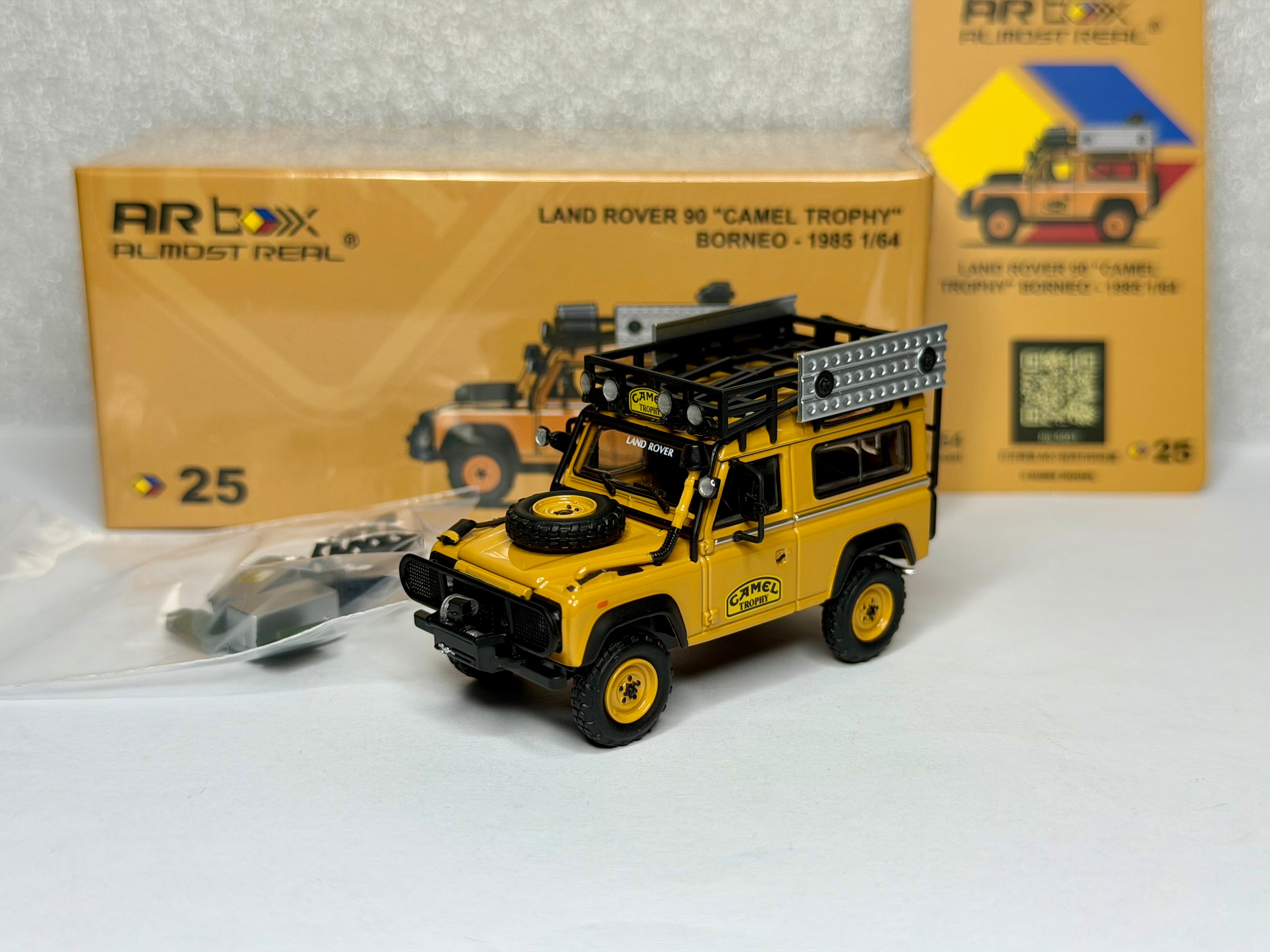 Almost Real 1:64 ランドローバー 90 「キャメル・トロフィー」ボルネオ - 1985 #25