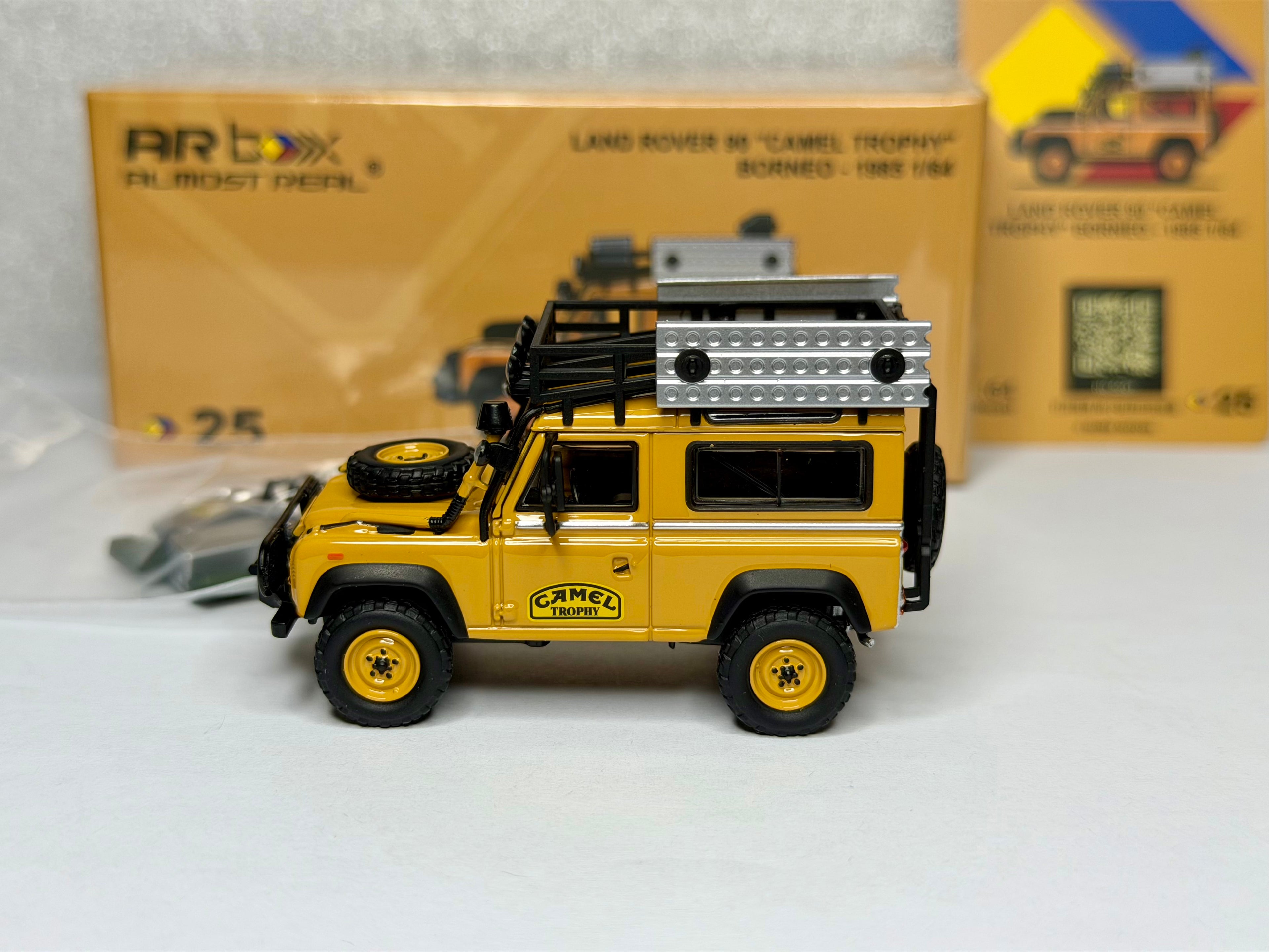 Almost Real 1:64 ランドローバー 90 「キャメル・トロフィー」ボルネオ - 1985 #25