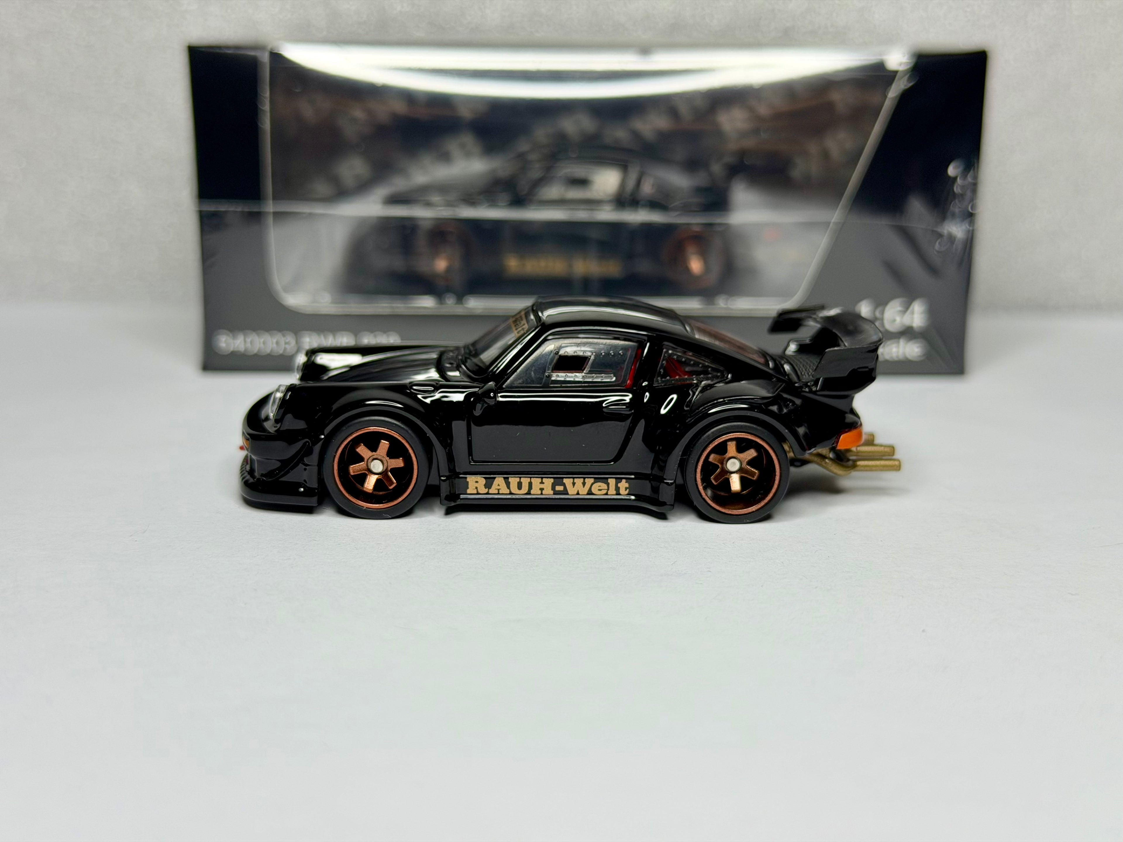 FG 1:64 RWB 930 Full-Open Black Diecast