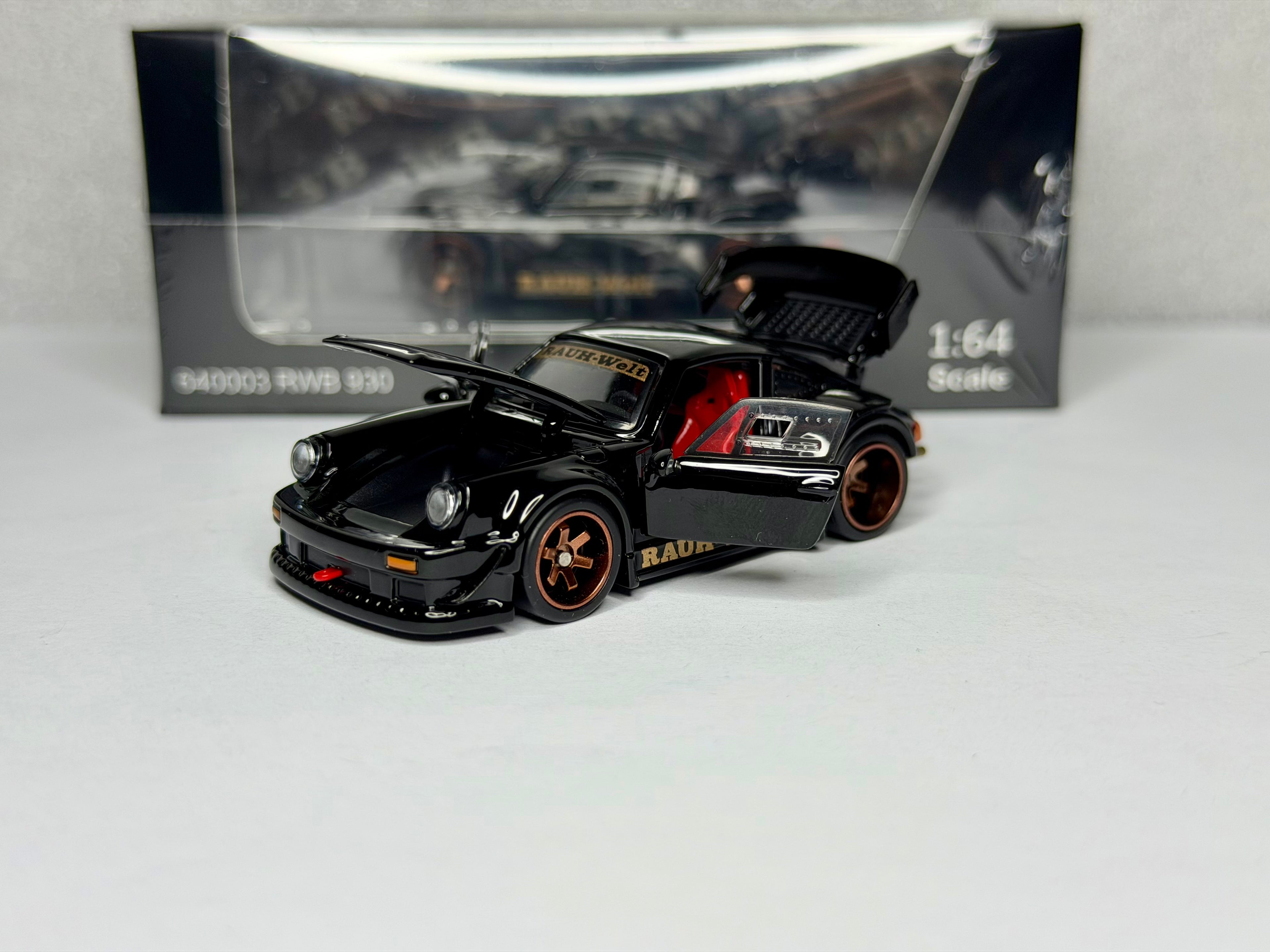 FG 1/64 RWB 930 フルオープン ブラック ダイキャスト