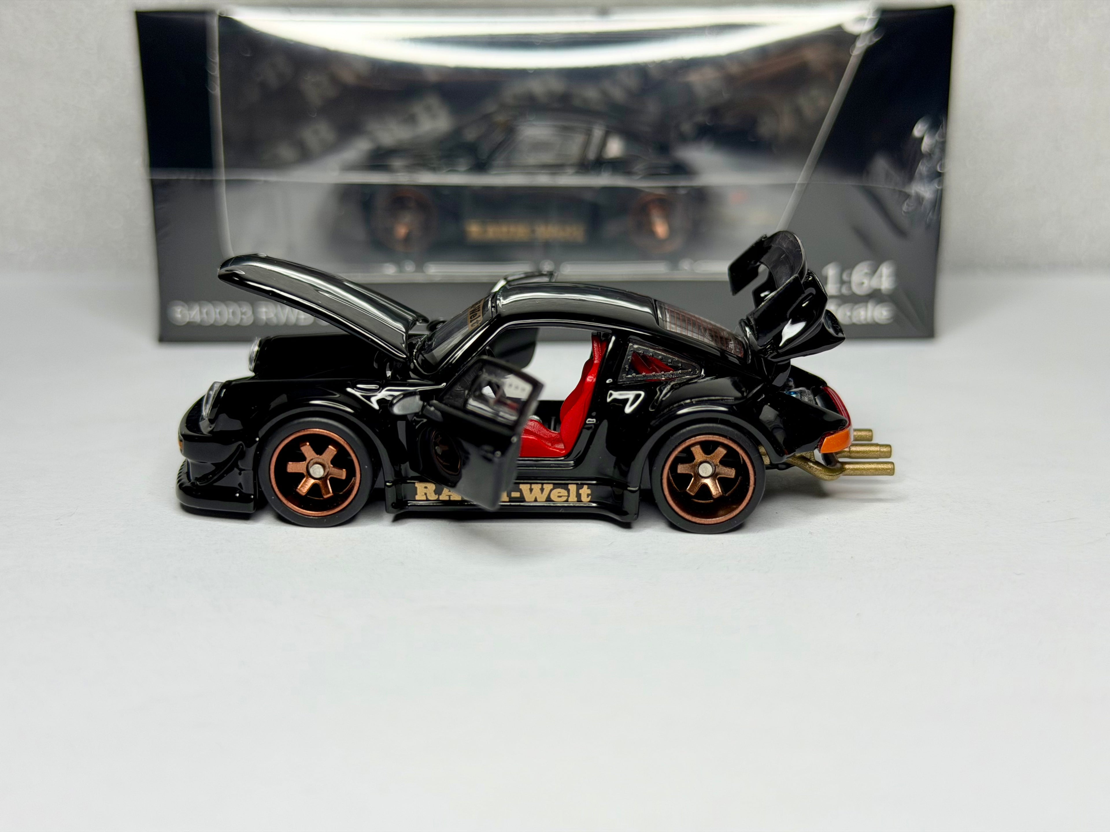 FG 1/64 RWB 930 フルオープン ブラック ダイキャスト