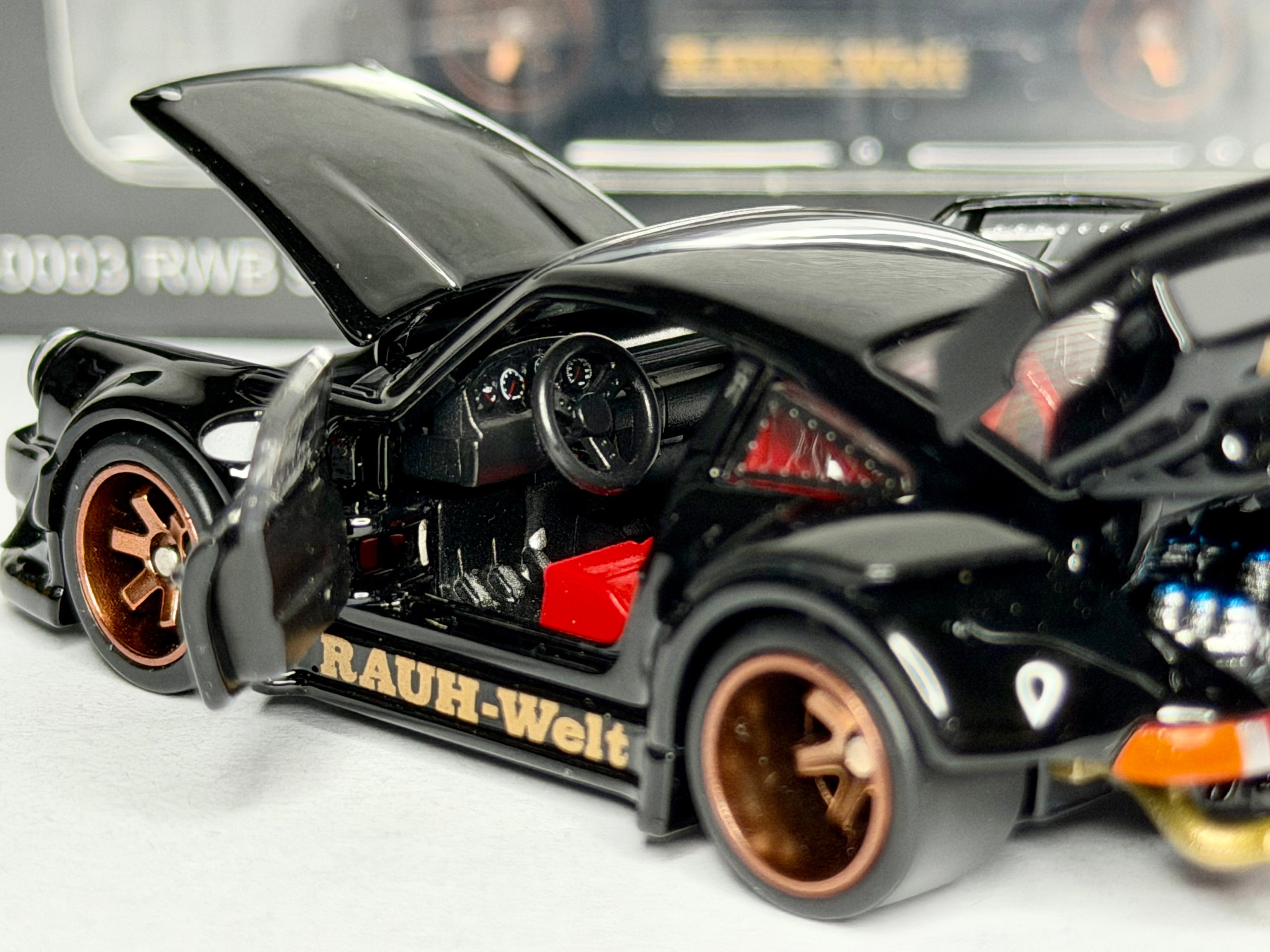 FG 1/64 RWB 930 フルオープン ブラック ダイキャスト
