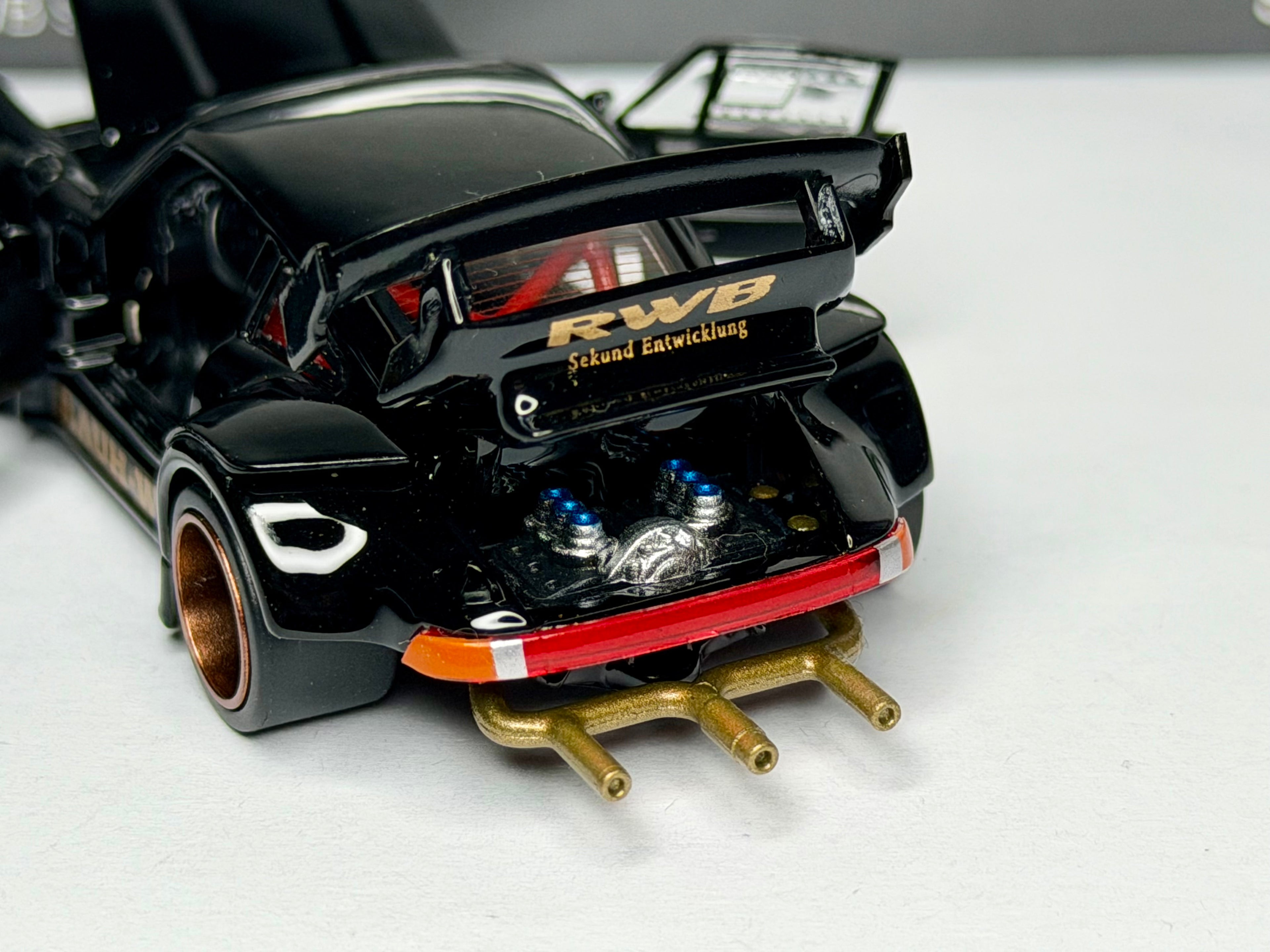 FG 1/64 RWB 930 フルオープン ブラック ダイキャスト