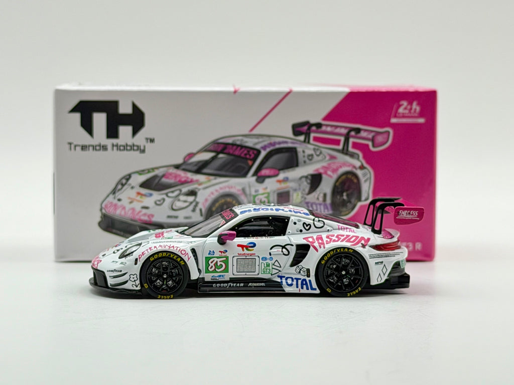 Trends Hobby 1:64 Porsche 911 GT3 R -Iron Dames 2025 LeMans 24H LMGT3 #85 241084(J)