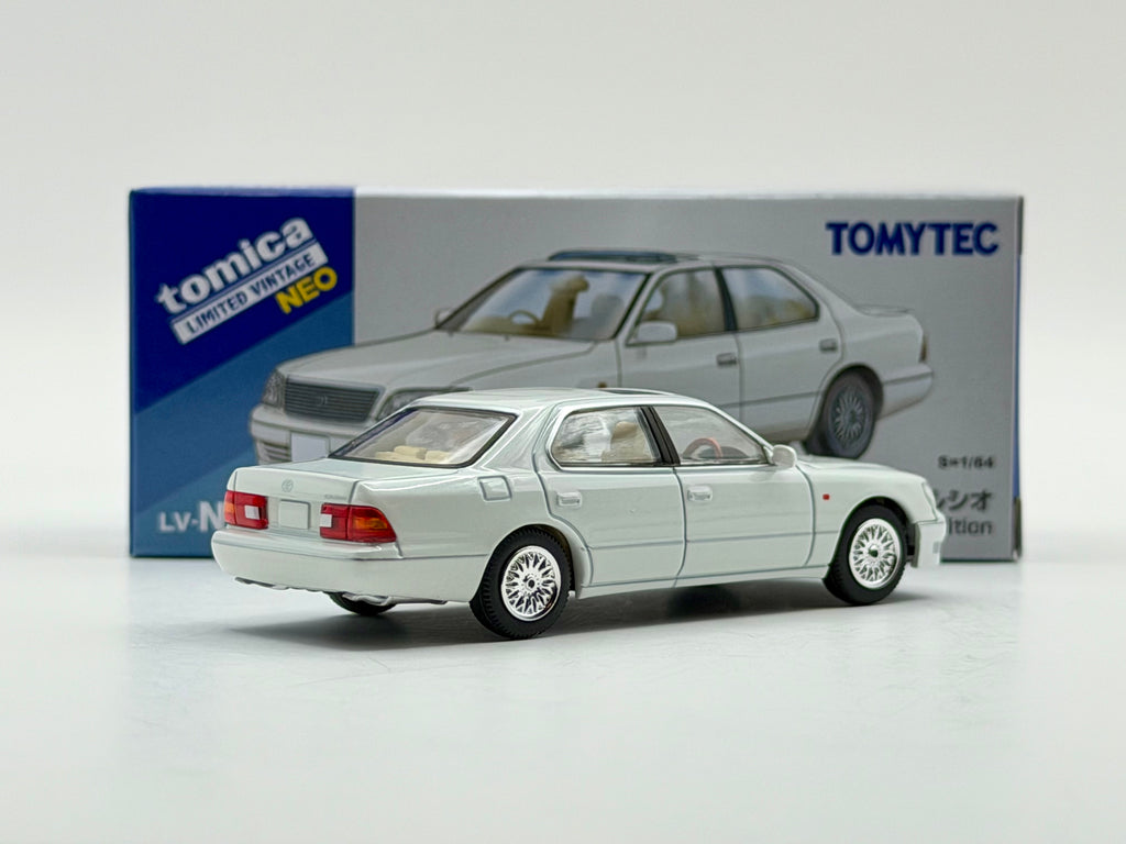 Tomica Limited Vintage NEO 1:64 LV-N356c/d Toyota Celsior C Specification 10th Anniversary Edition (White/Silver)