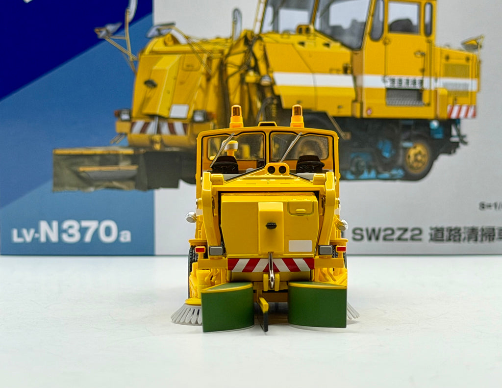 Tomica Limited Vintage NEO 1:64  LV-N370a Tokyu SW2Z2 Road Sweeper