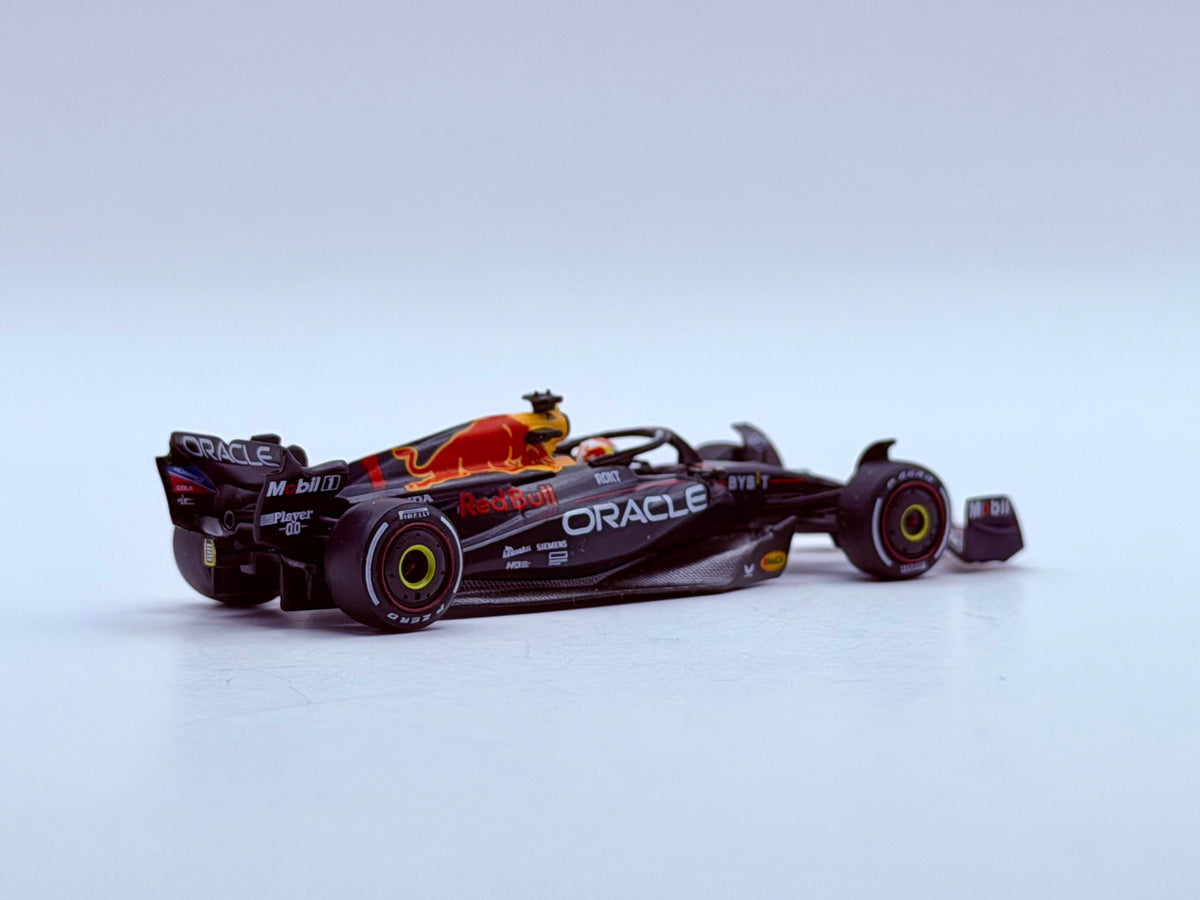 Mini GT 1:64 Oracle Red Bull Racing RB19 #1 Max Verstappen F1 2023 Bahrain GP Winner #724