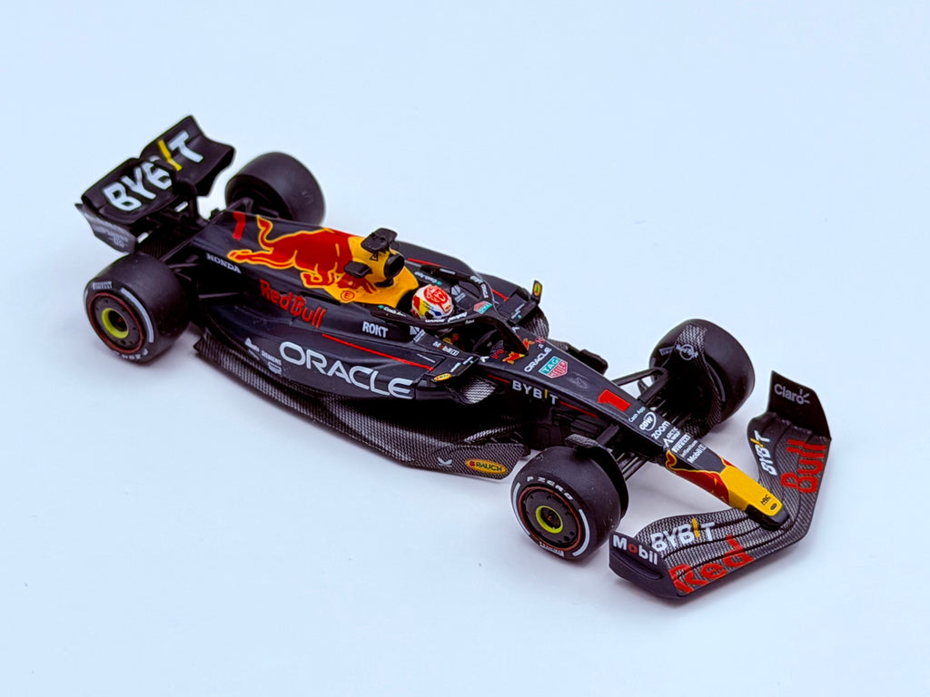 Mini GT 1:64 Oracle Red Bull Racing RB19 #1 Max Verstappen F1 2023 Bahrain GP Winner #724