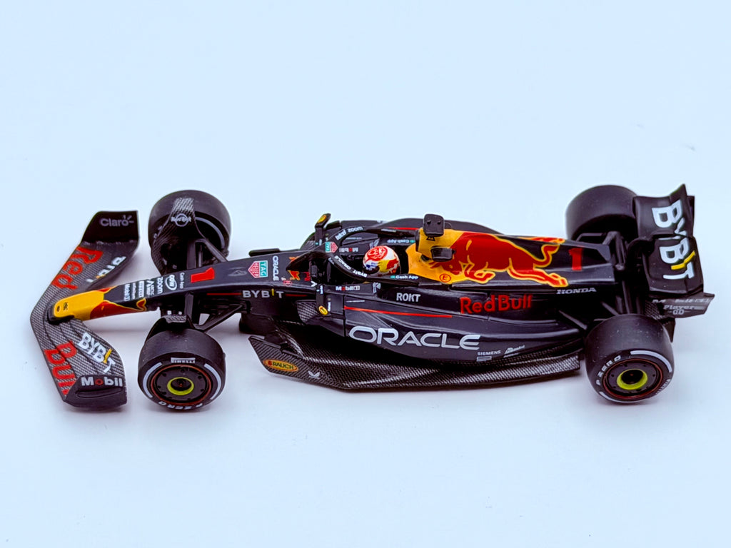 Mini GT 1:64 Oracle Red Bull Racing RB19 #1 Max Verstappen F1 2023 Bahrain GP Winner #724