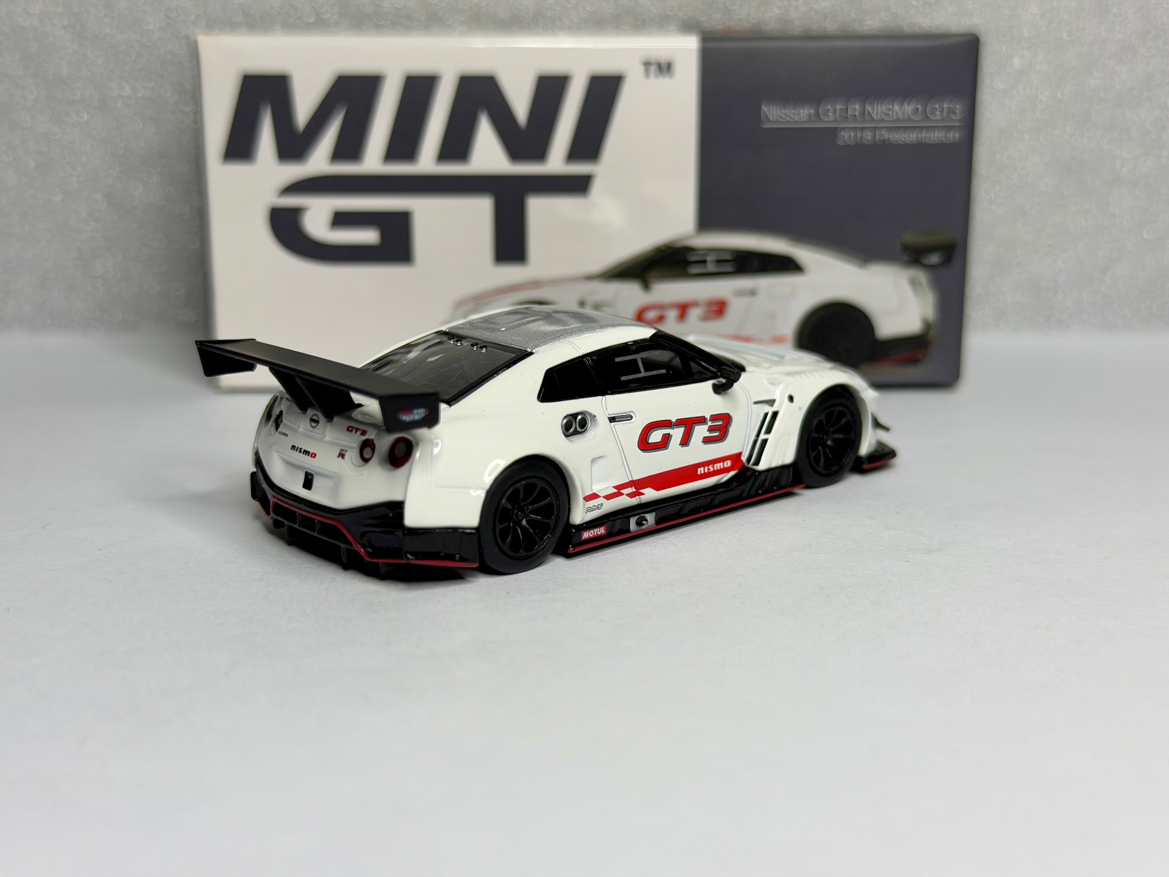 Mini GT 1:64 日産 GT-R NISMO GT3 2018 プレゼンテーションホワイト