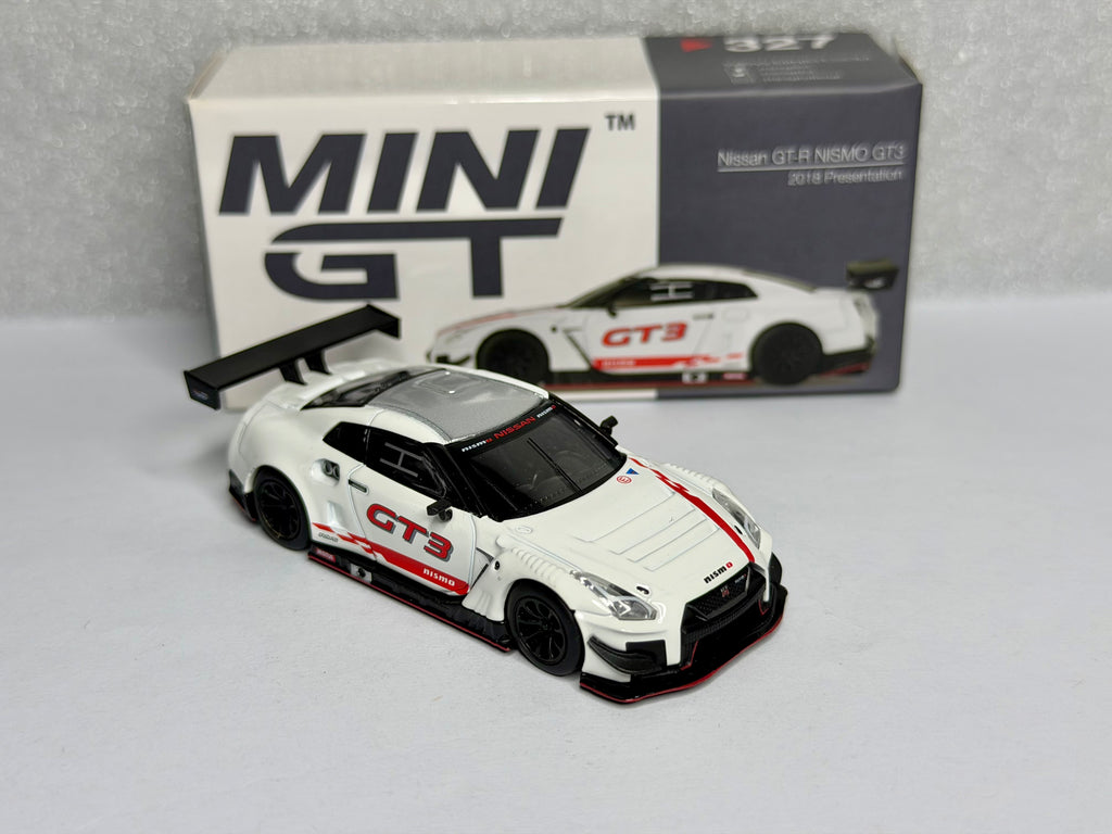 Mini GT 1:64 日産 GT-R NISMO GT3 2018 プレゼンテーションホワイト #327 開封済み