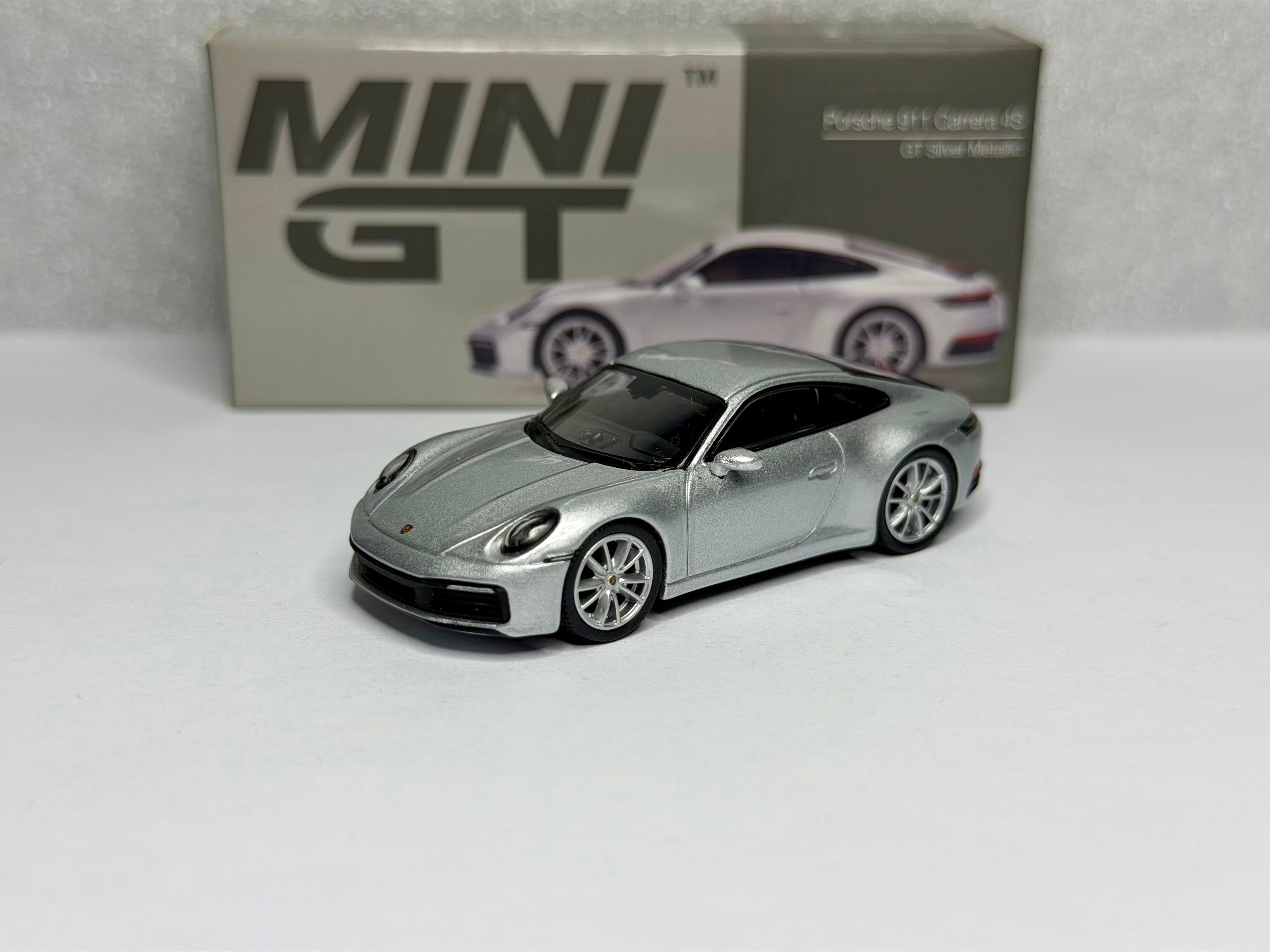 Mini GT 1:64 Porsche 911 Crrera 4S GT Silver Metallic #303 Opened