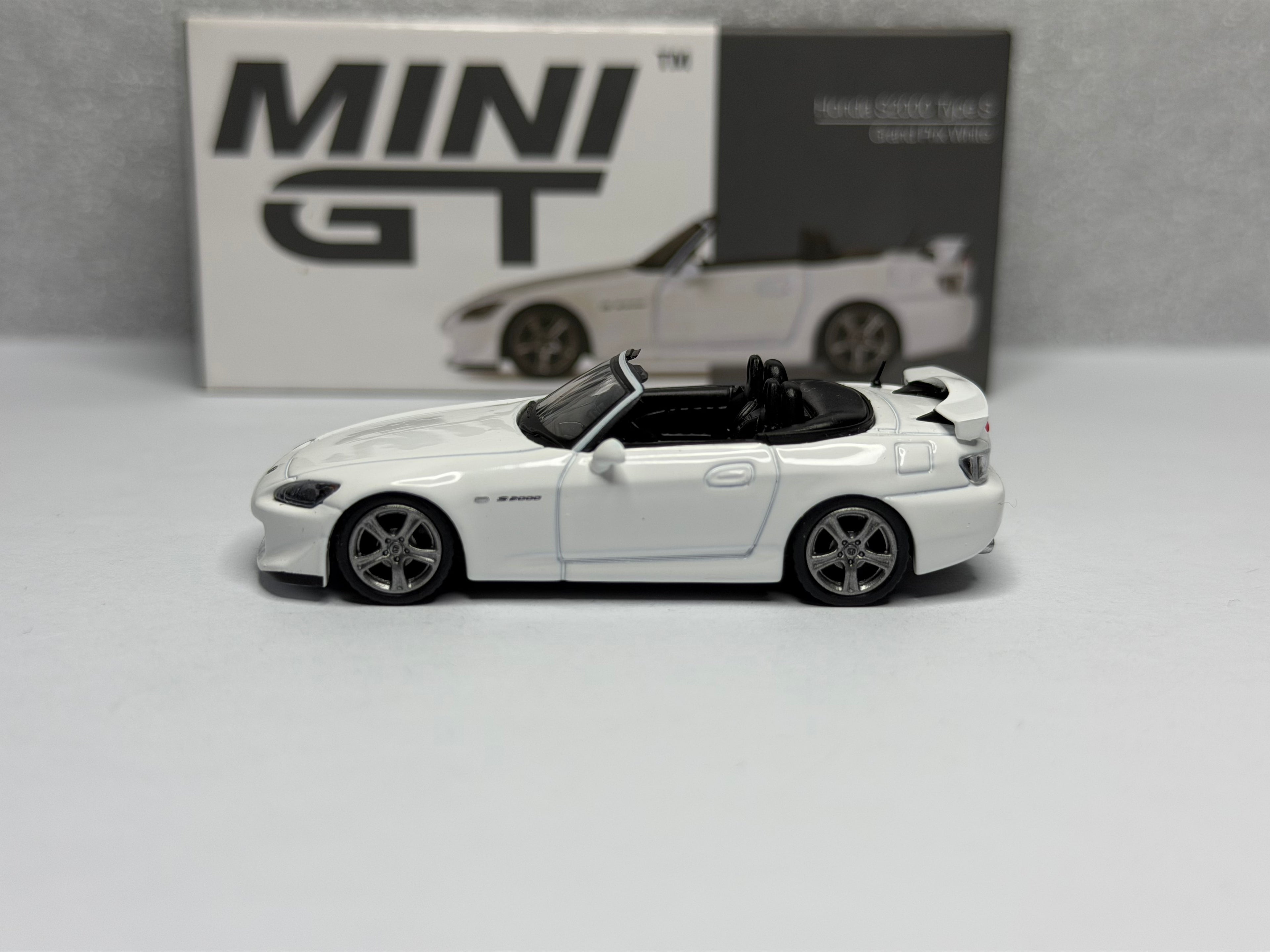 Mini GT 1:64 Honda S2000 Type-S Grand Prix White #349 Opened